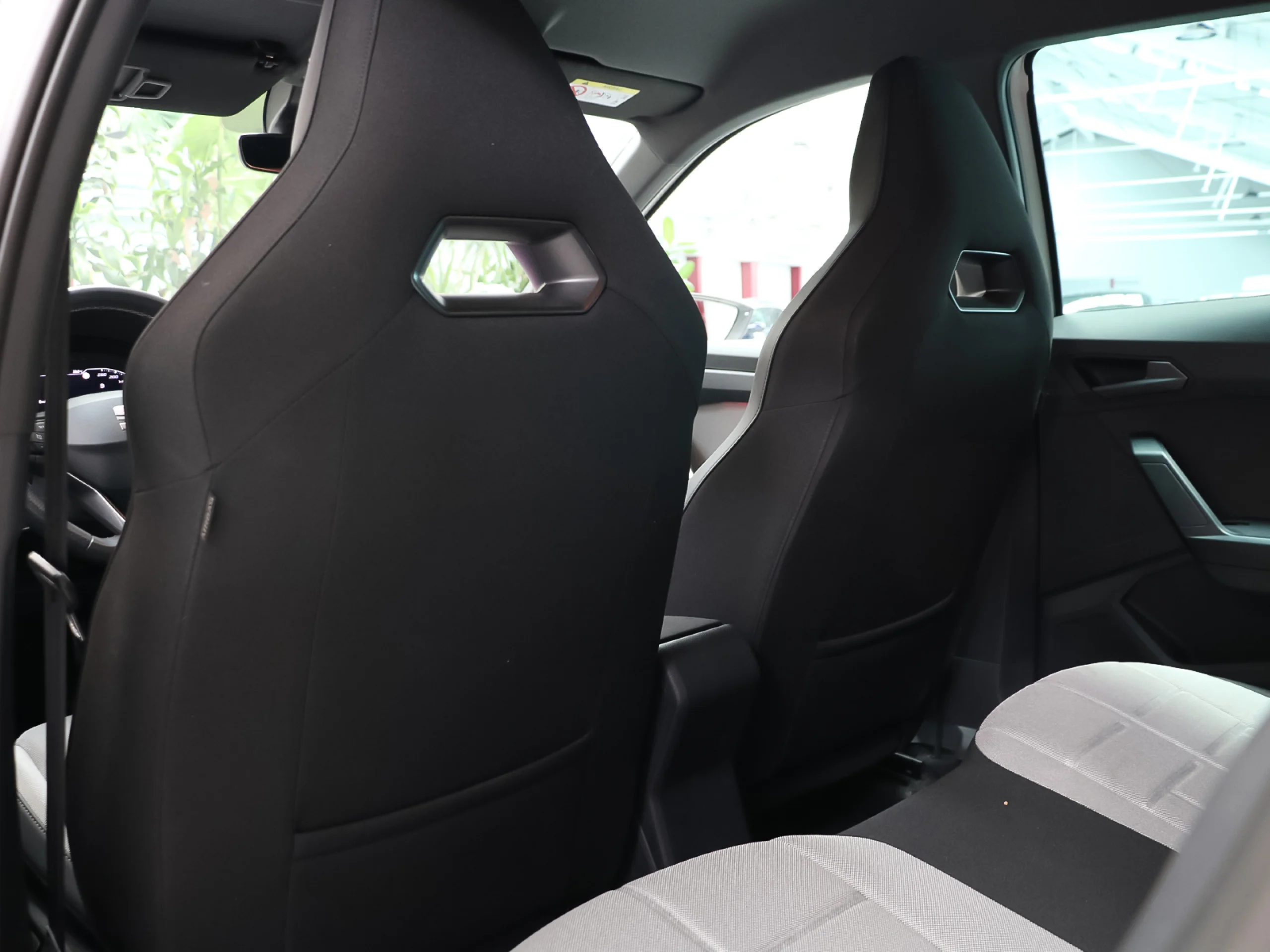 SEAT Arona 1.0 TSI S&S FR 85 kW (115 CV) - Foto 9