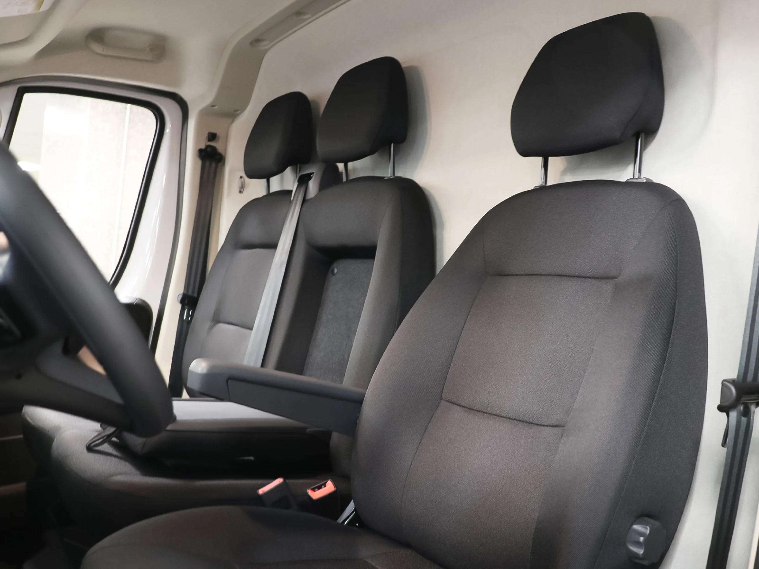 Citroen Jumper Furgon BlueHDi 140 S&S 35 L2H2 103 kW (140 CV) - Foto 9