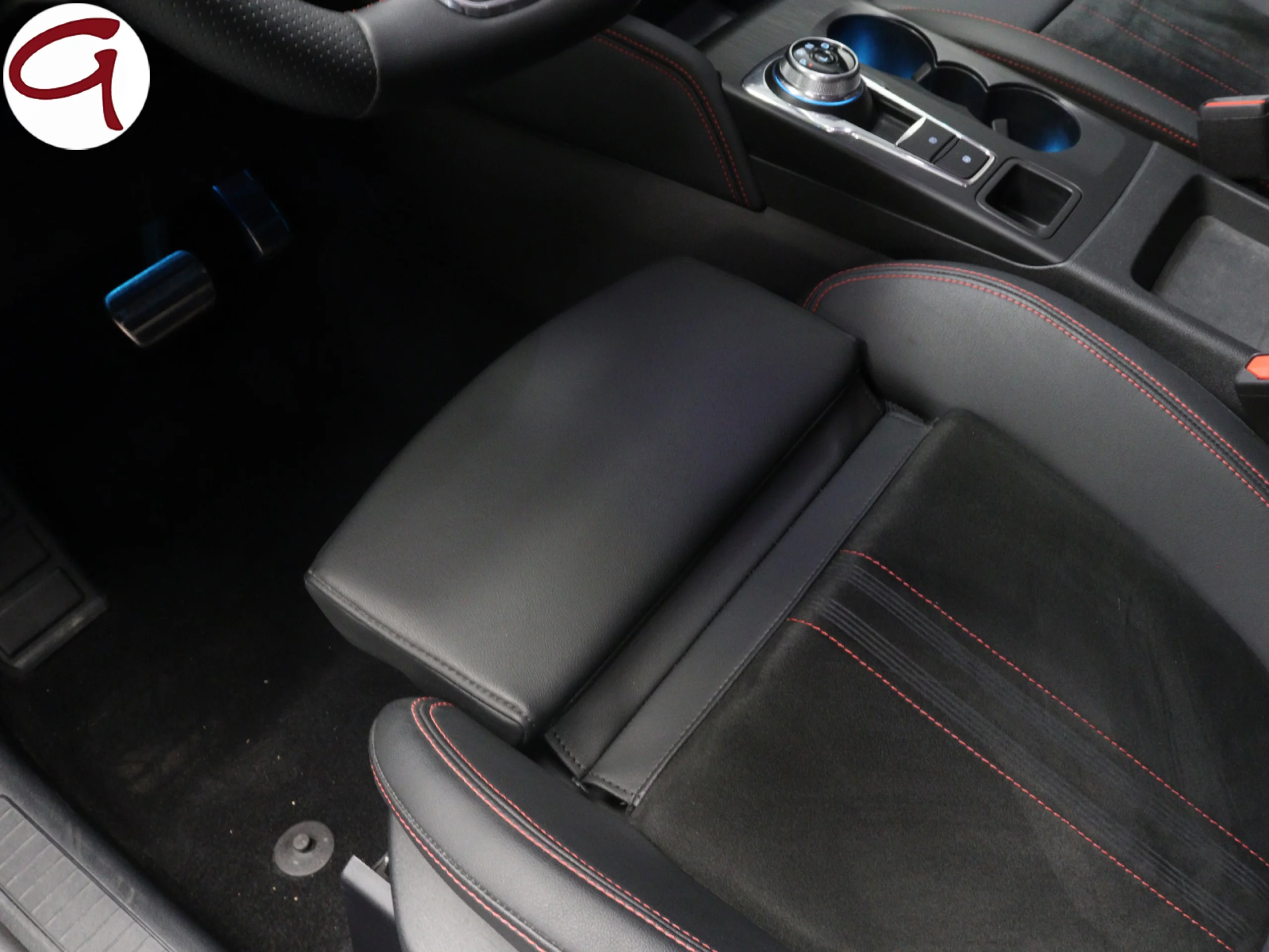 Ford Kuga 2.5 Duratec FHEV ST-Line X 4x4 Auto 134 kW (183 CV) - Foto 4