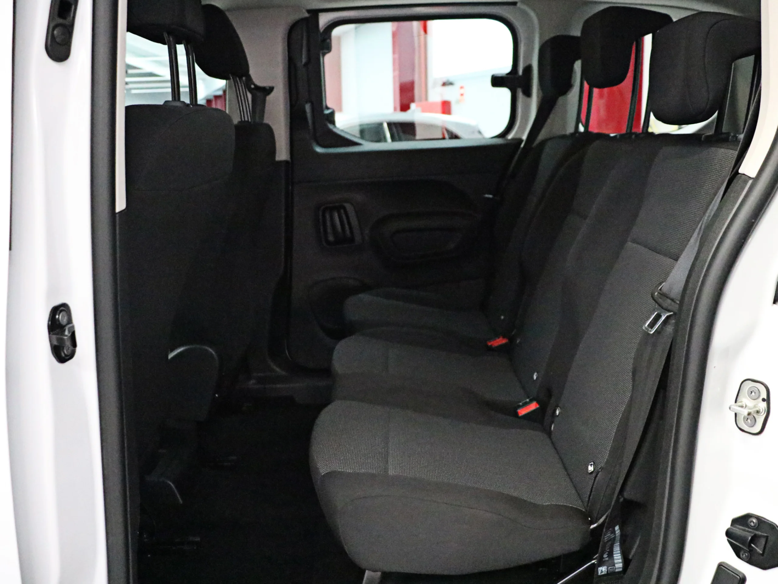 Peugeot E-Rifter Active Pack Standard 100 kW (136 CV) - Foto 10