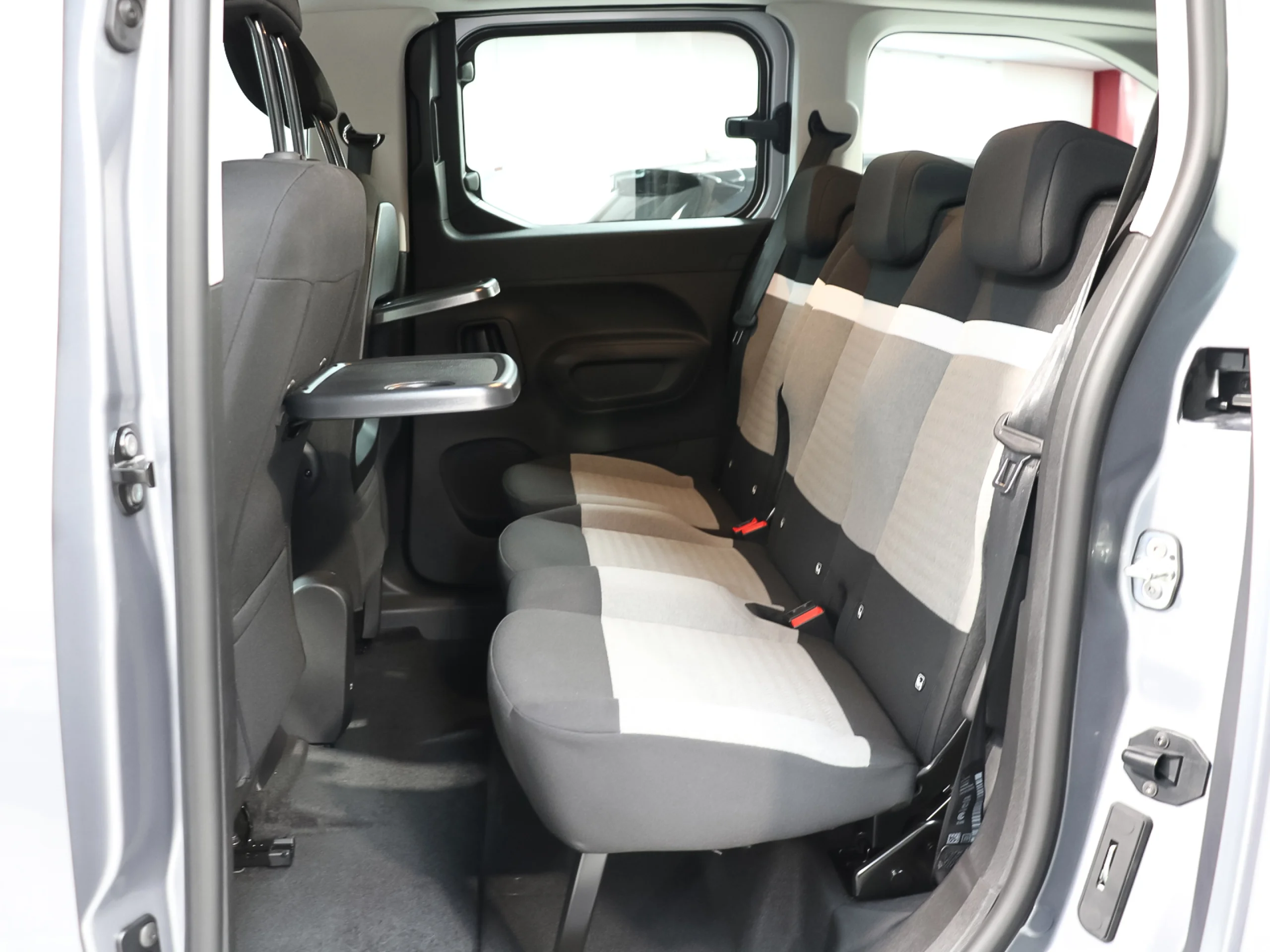 Citroen Berlingo BlueHDi 100 S&S Plus Talla XL 75 kW (102 CV) - Foto 9