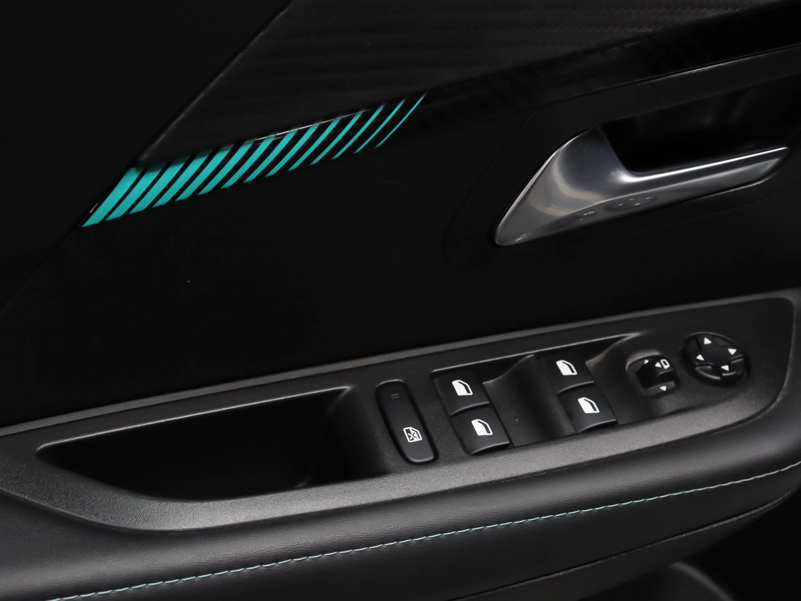 Peugeot E-208 Eléctrico Allure Pack 100 kW (136 CV) - Foto 11