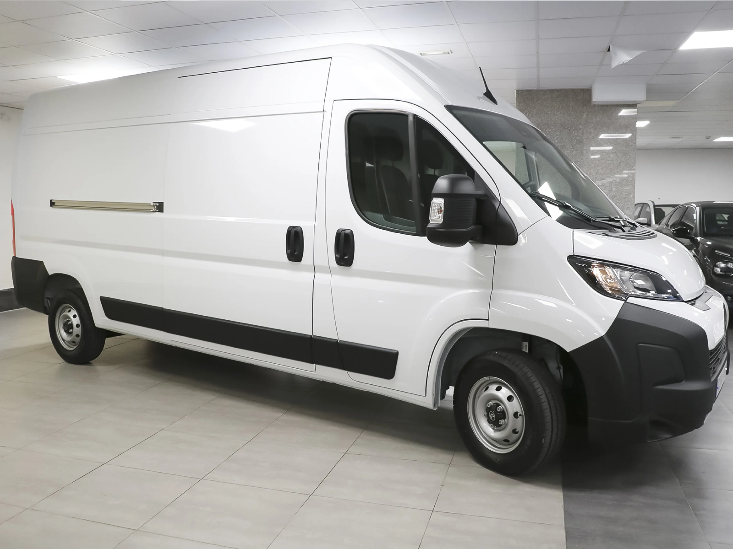 Citroen Jumper Furgon BlueHDi 140 S&S 35 L3H2 103 kW (140 CV) - Foto 2