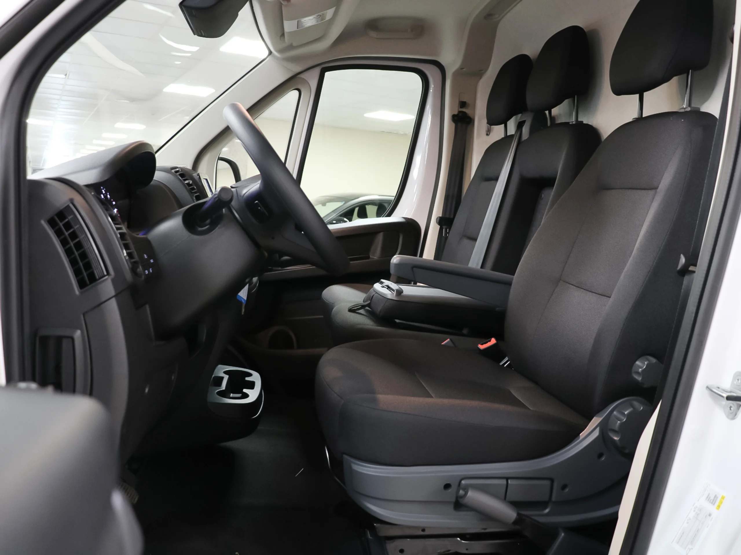 Citroen Jumper Furgon BlueHDi 140 S&S 35 L3H2 103 kW (140 CV) - Foto 5