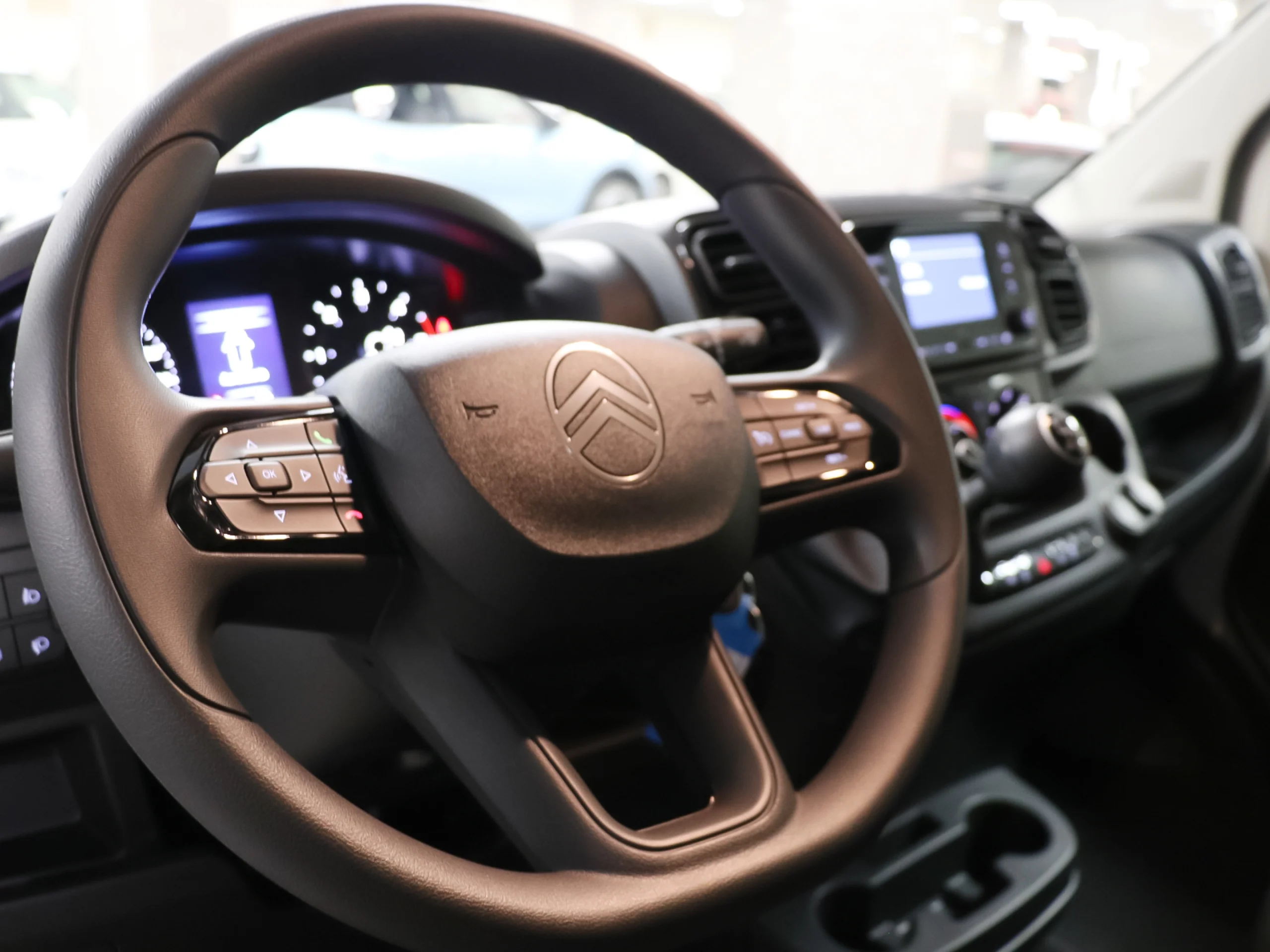 Citroen Jumper Furgon BlueHDi 140 S&S 35 L3H2 103 kW (140 CV) - Foto 10