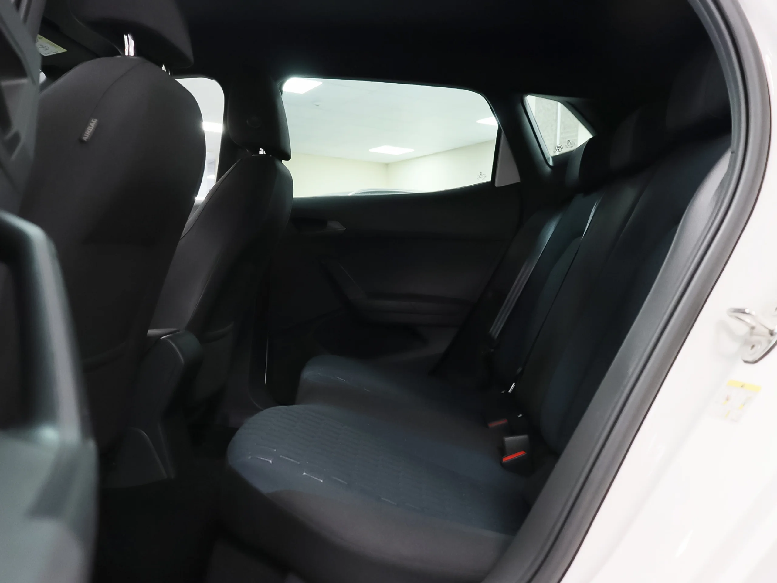 SEAT Ibiza 1.0 MPI S&S Style 59 kW (80 CV) - Foto 8