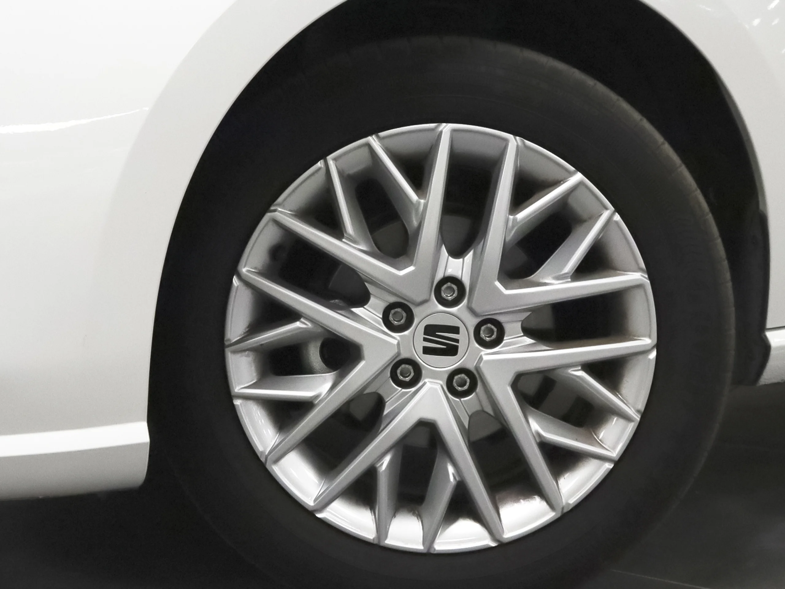SEAT Ibiza 1.0 MPI S&S Style 59 kW (80 CV) - Foto 35