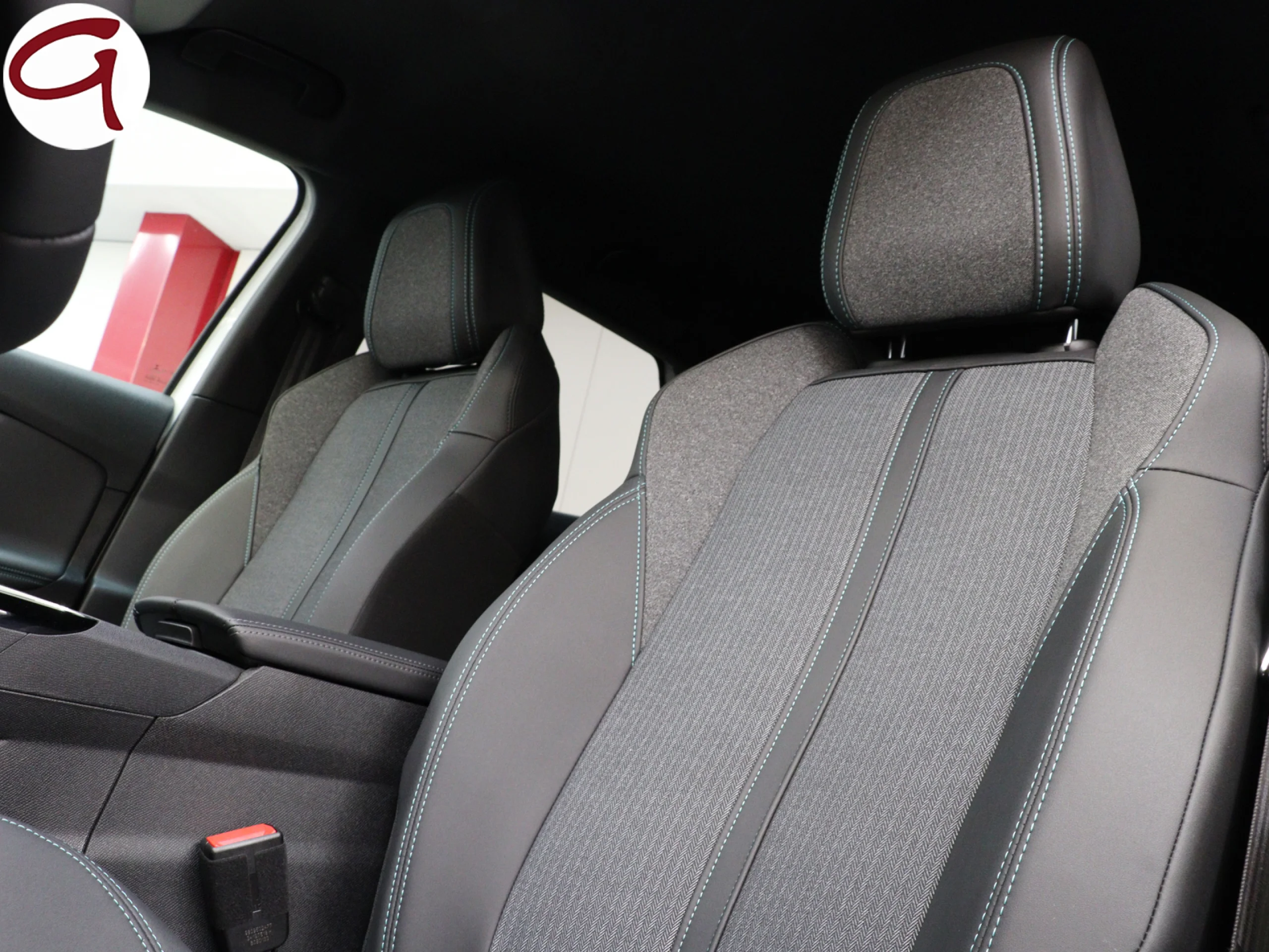 Peugeot 3008 PureTech 130 S&S Allure Pack 96 kW (130 CV) - Foto 8