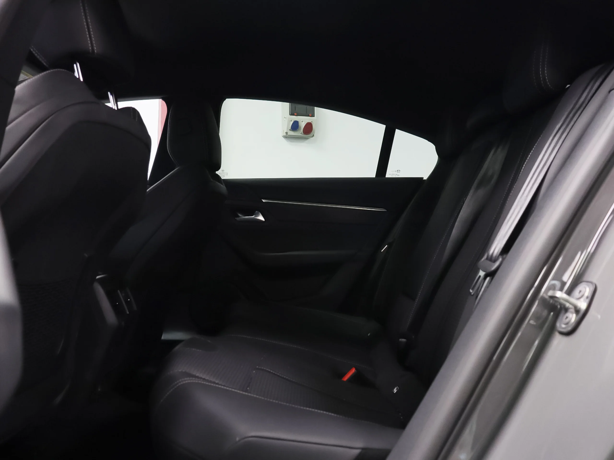 Peugeot 508 PureTech 130 S&S Allure EAT8 96 kW (130 CV) - Foto 7