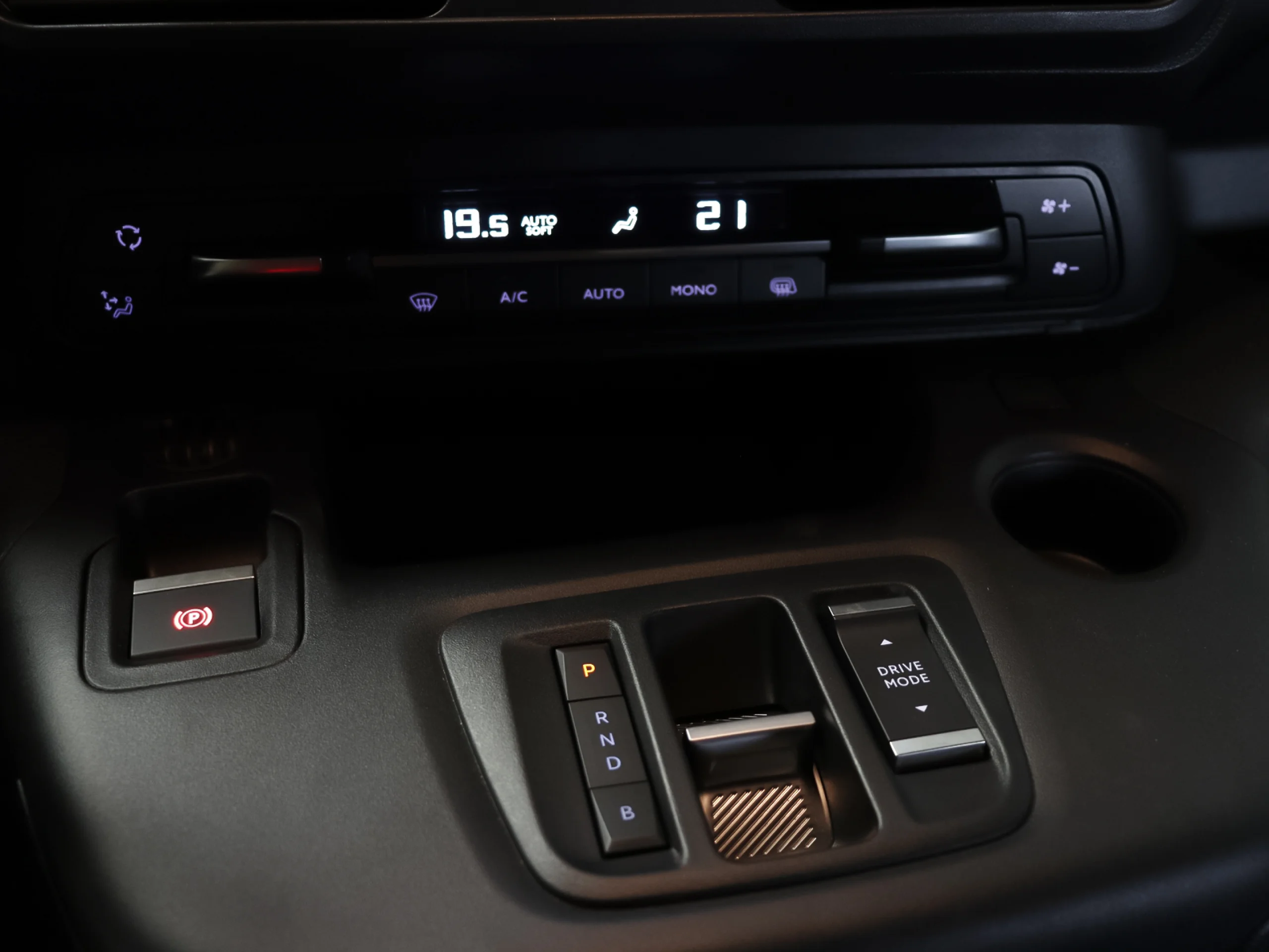 Fiat E-Doblò Furgón Maxi 50kWh L2H1 100 kW (136 CV) - Foto 23