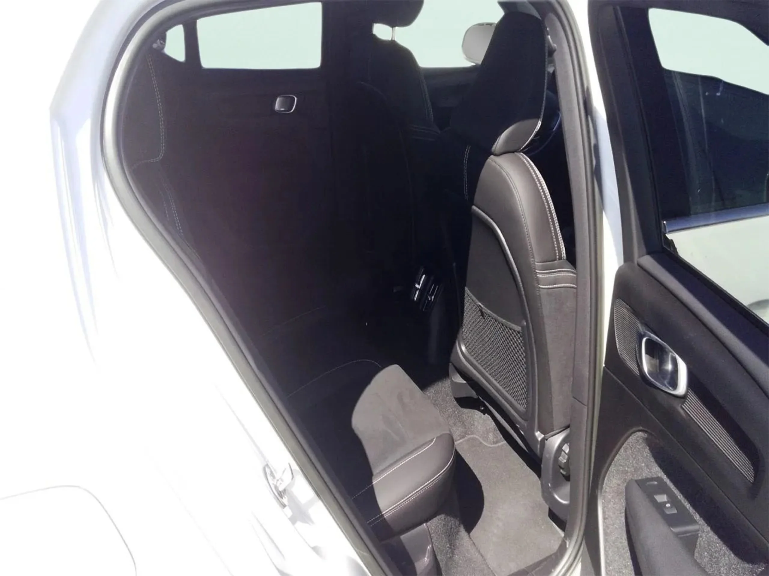 Volvo XC40 T4 PHEV Recharge Core Auto 155 kW (211 CV) - Foto 4