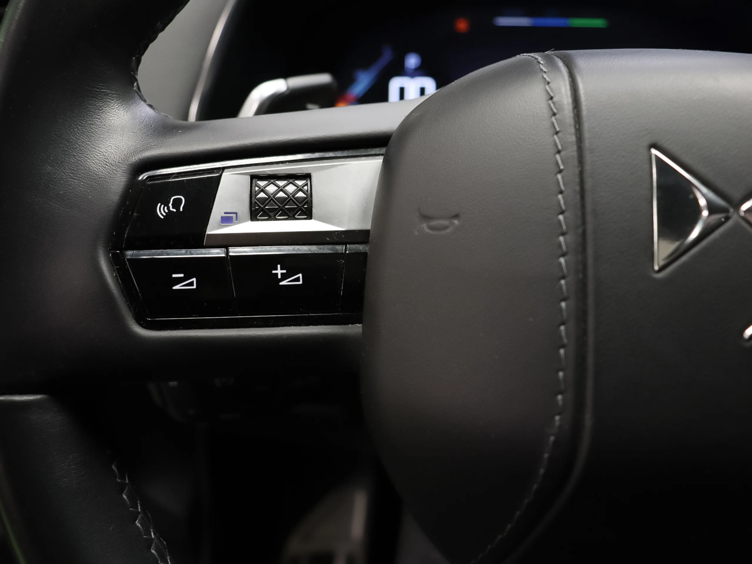 DS DS7 Crossback E-Tense 225 Ligne Noire Auto 165 kW (225 CV) - Foto 9