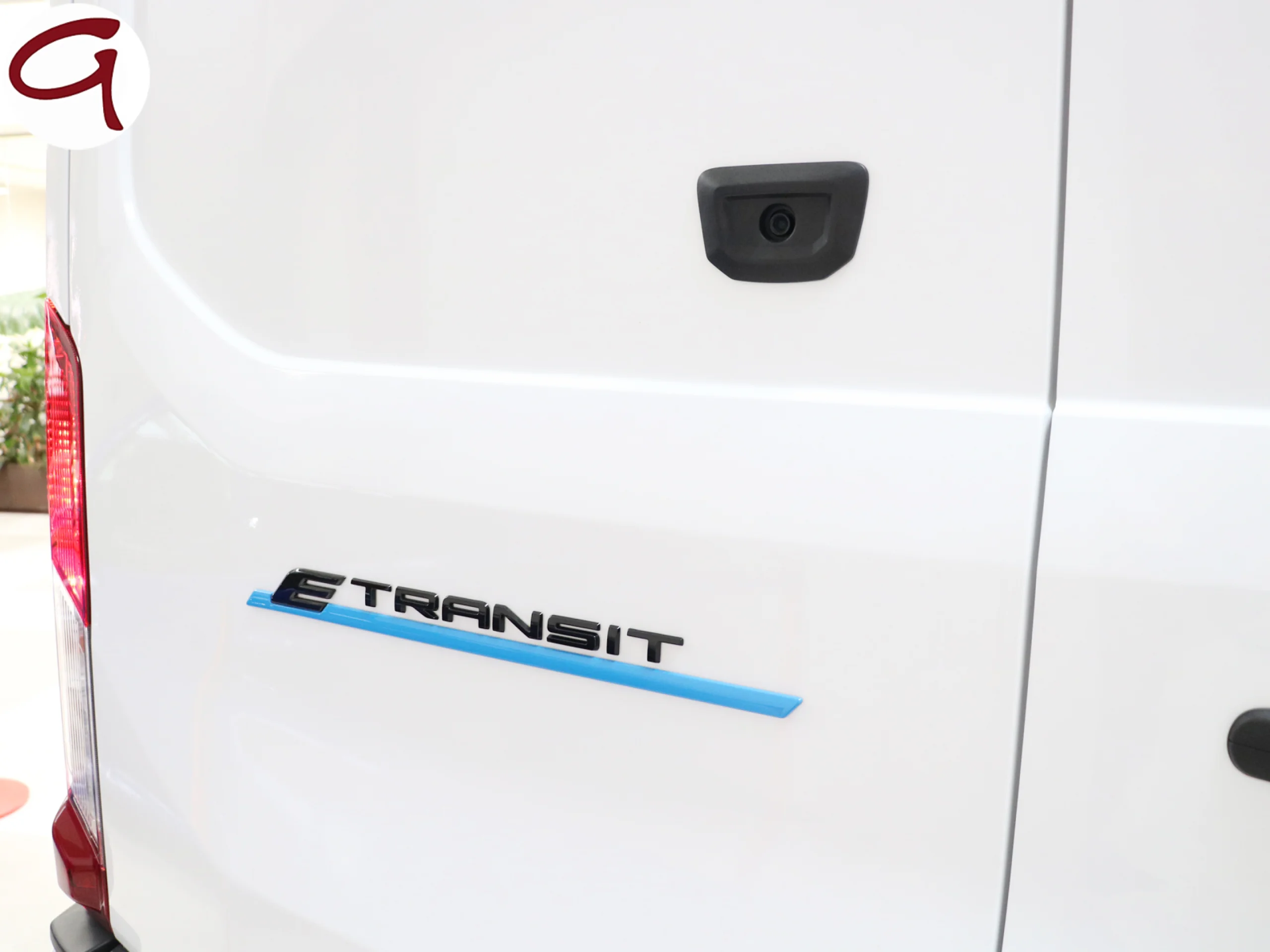 Ford Transit Furgon 350 BEV L2 RWD 68kWh 135 kW (184 CV) - Foto 17