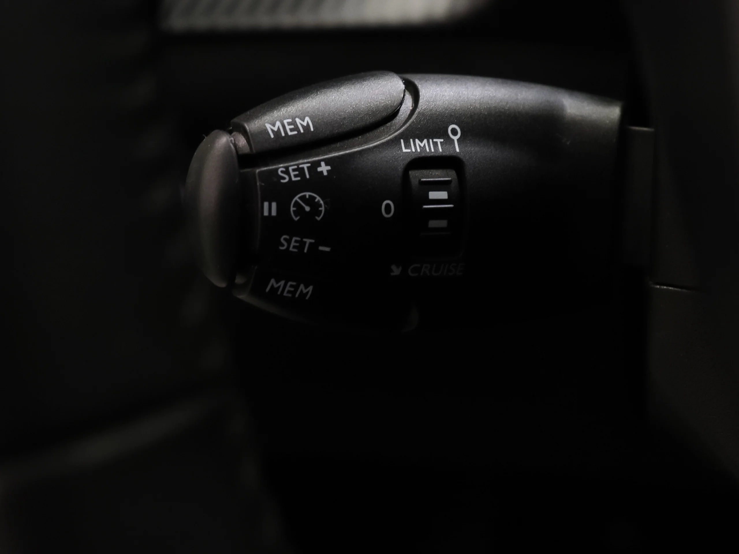 Peugeot E-208 Eléctrico Allure Pack 100 kW (136 CV) - Foto 15