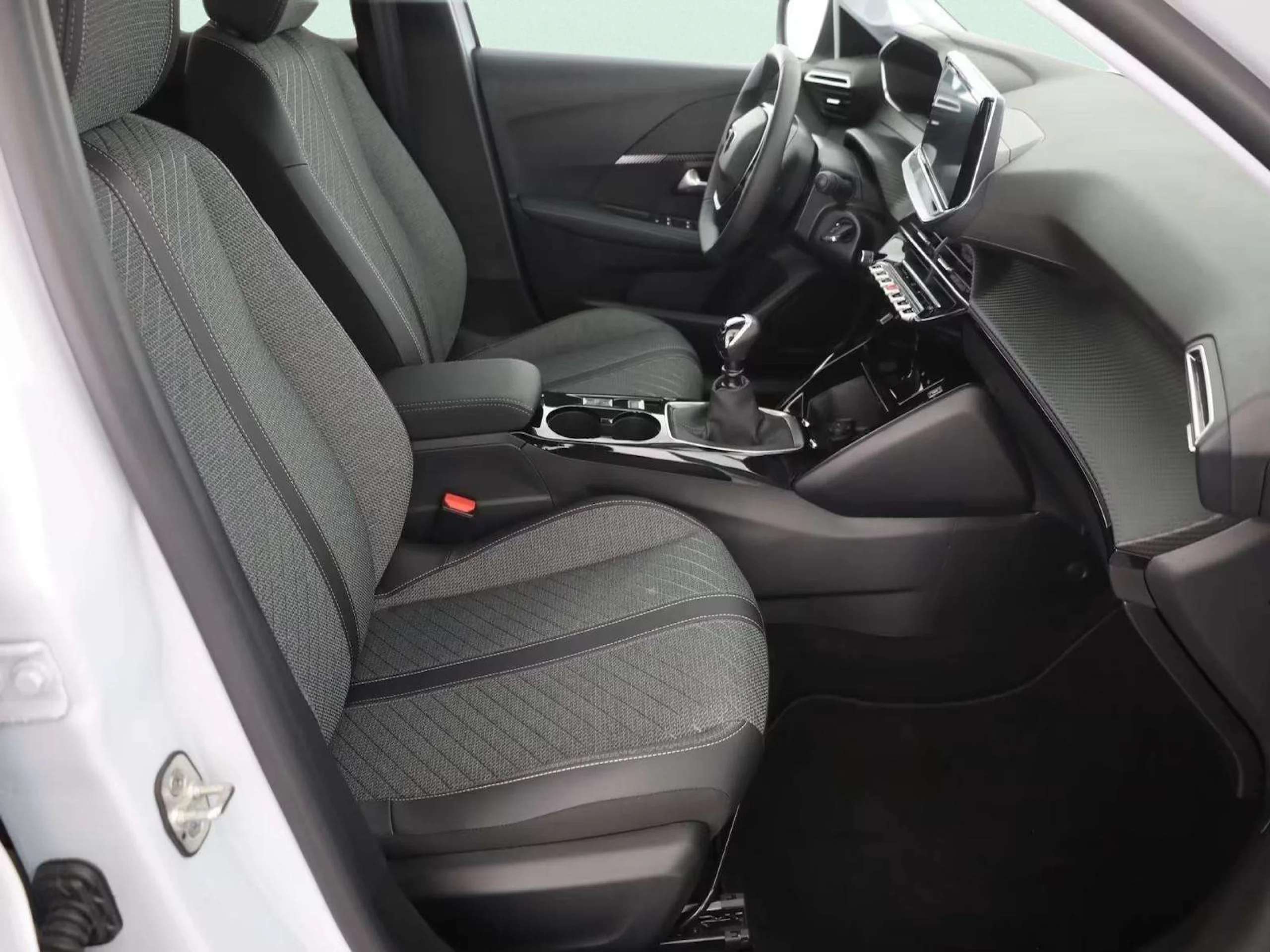 Peugeot 208 PureTech 100 Allure 75 kW (100 CV) - Foto 6
