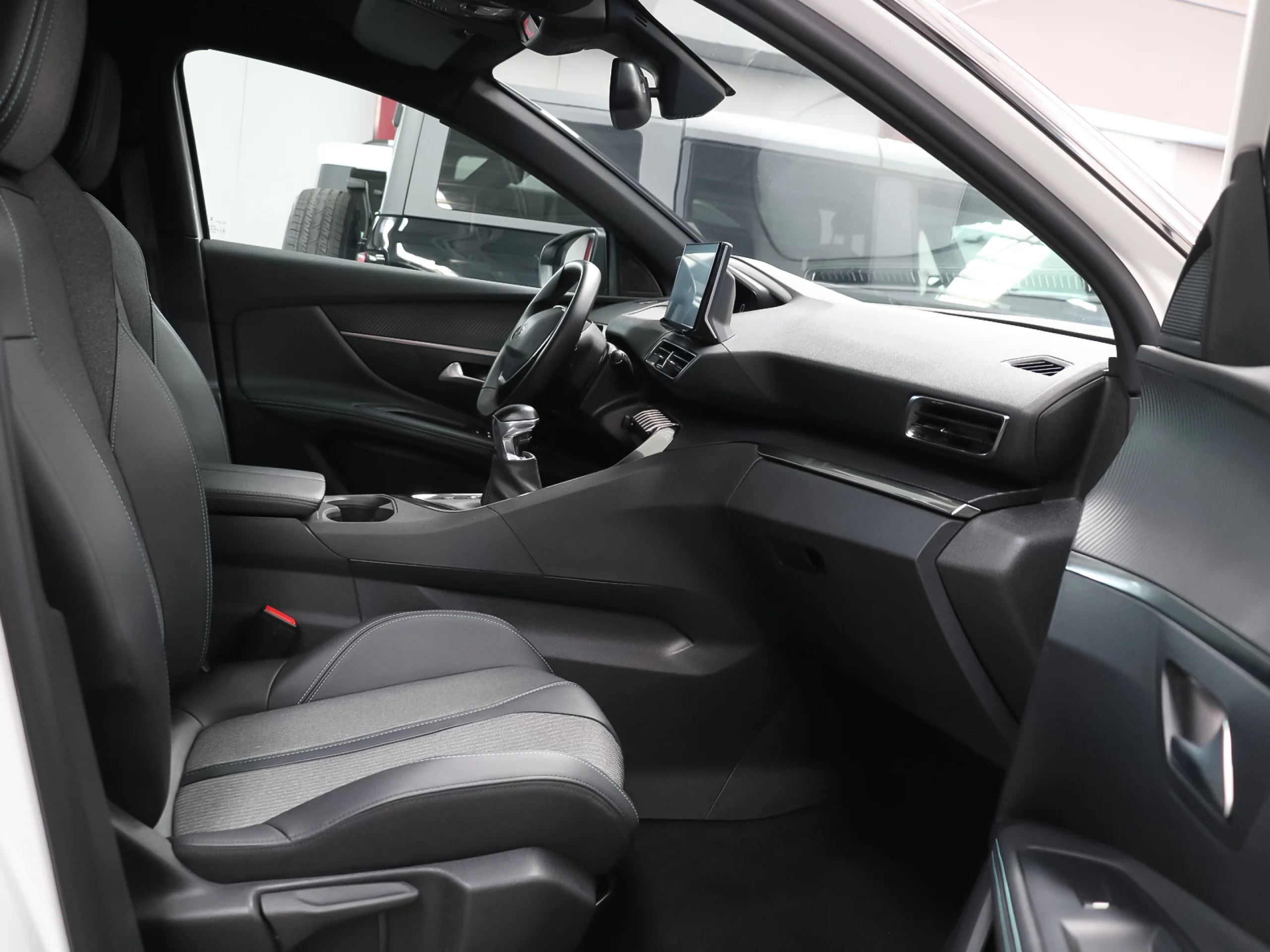 Peugeot 3008 PureTech 130 S&S Allure Pack 96 kW (130 CV) - Foto 5