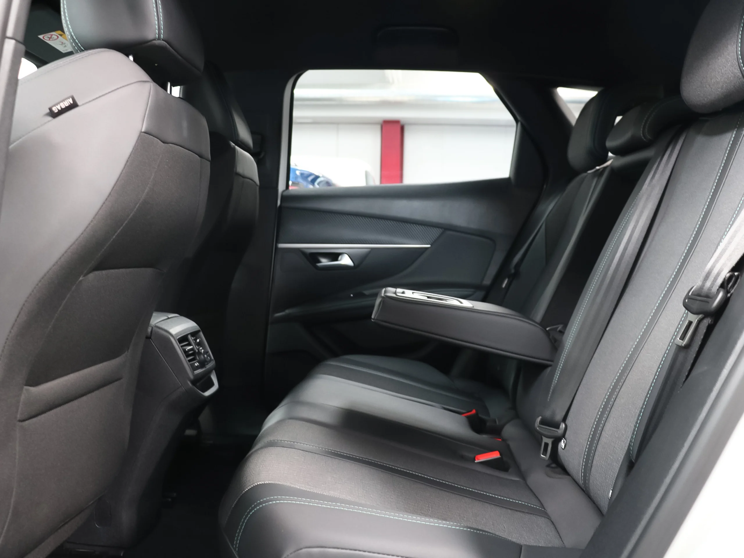 Peugeot 3008 PureTech 130 S&S Allure Pack 96 kW (130 CV) - Foto 9