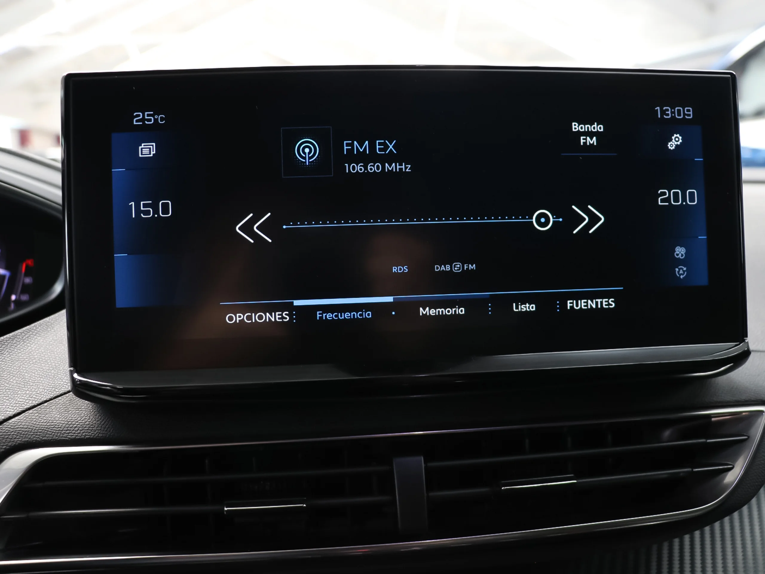 Peugeot 3008 PureTech 130 S&S Allure Pack 96 kW (130 CV) - Foto 13