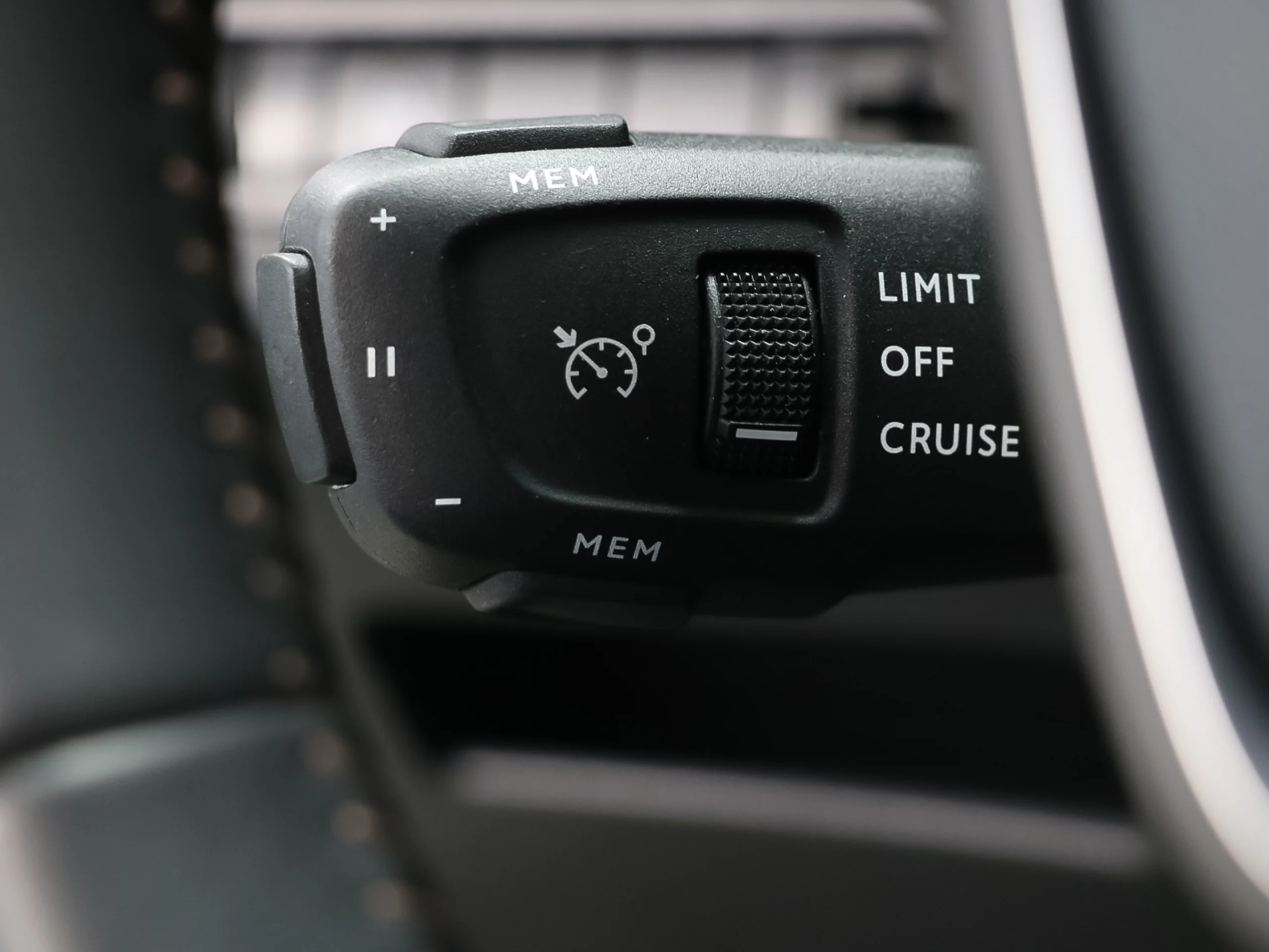 Peugeot 3008 PureTech 130 S&S Allure Pack 96 kW (130 CV) - Foto 28