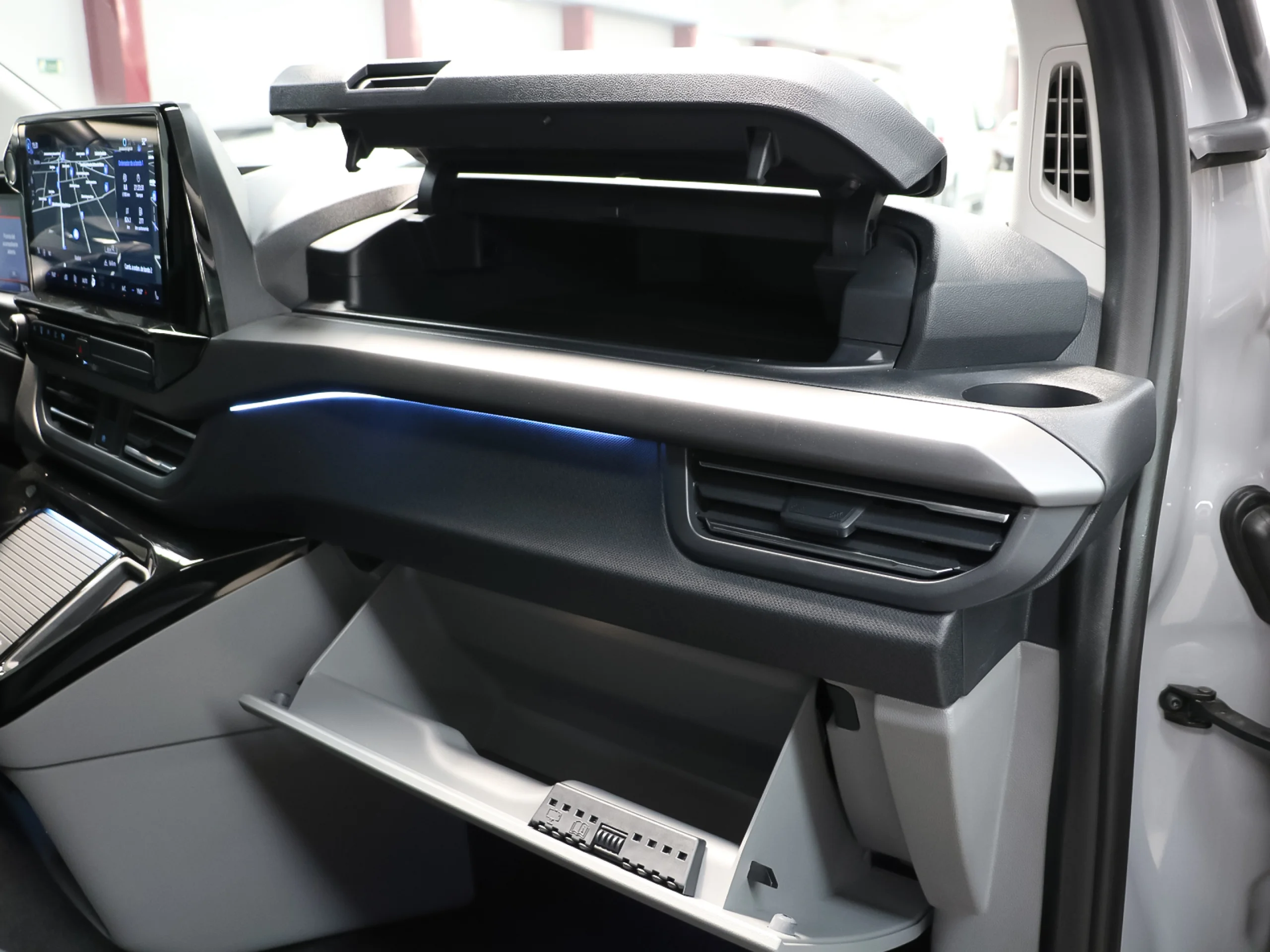 Ford Tourneo Custom 2.0 Ecoblue L1 Titanium X AWD Auto 125 kW (170 CV) - Foto 6