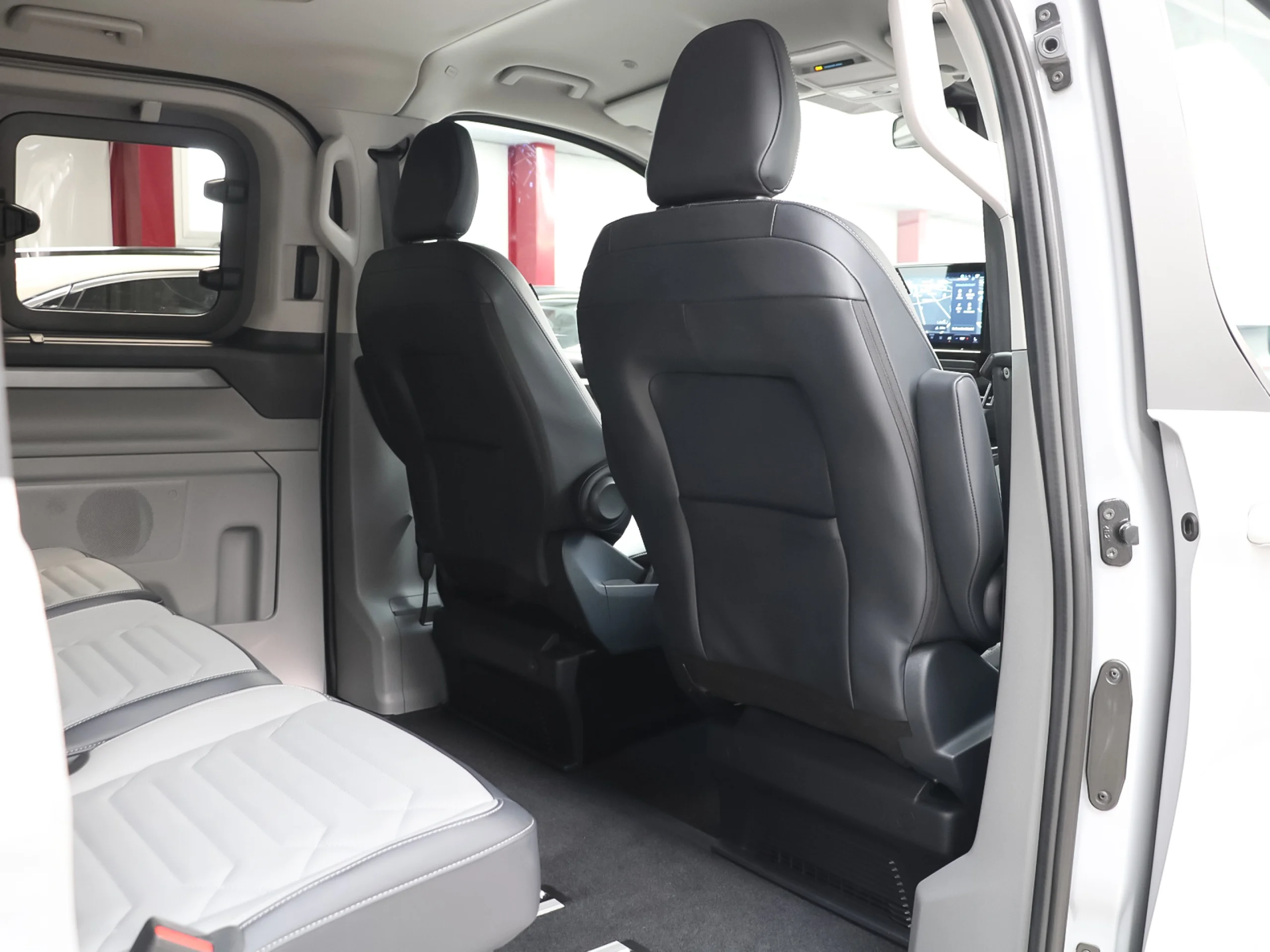 Ford Tourneo Custom 2.0 Ecoblue L1 Titanium X AWD Auto 125 kW (170 CV) - Foto 8
