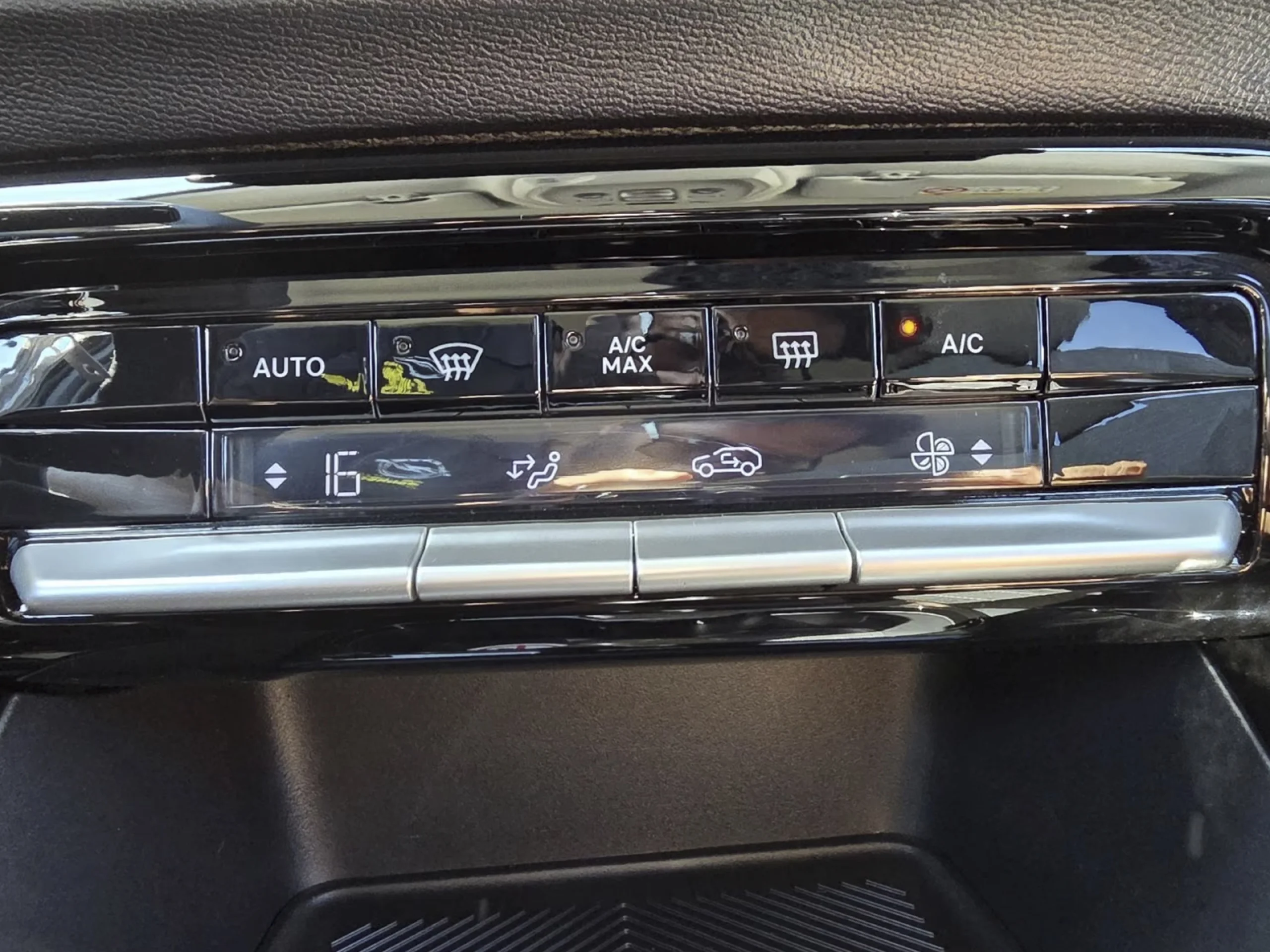 Citroen C3 Aircross Hybrid 145 Plus e-DCS6 107 kW (145 CV) - Foto 6