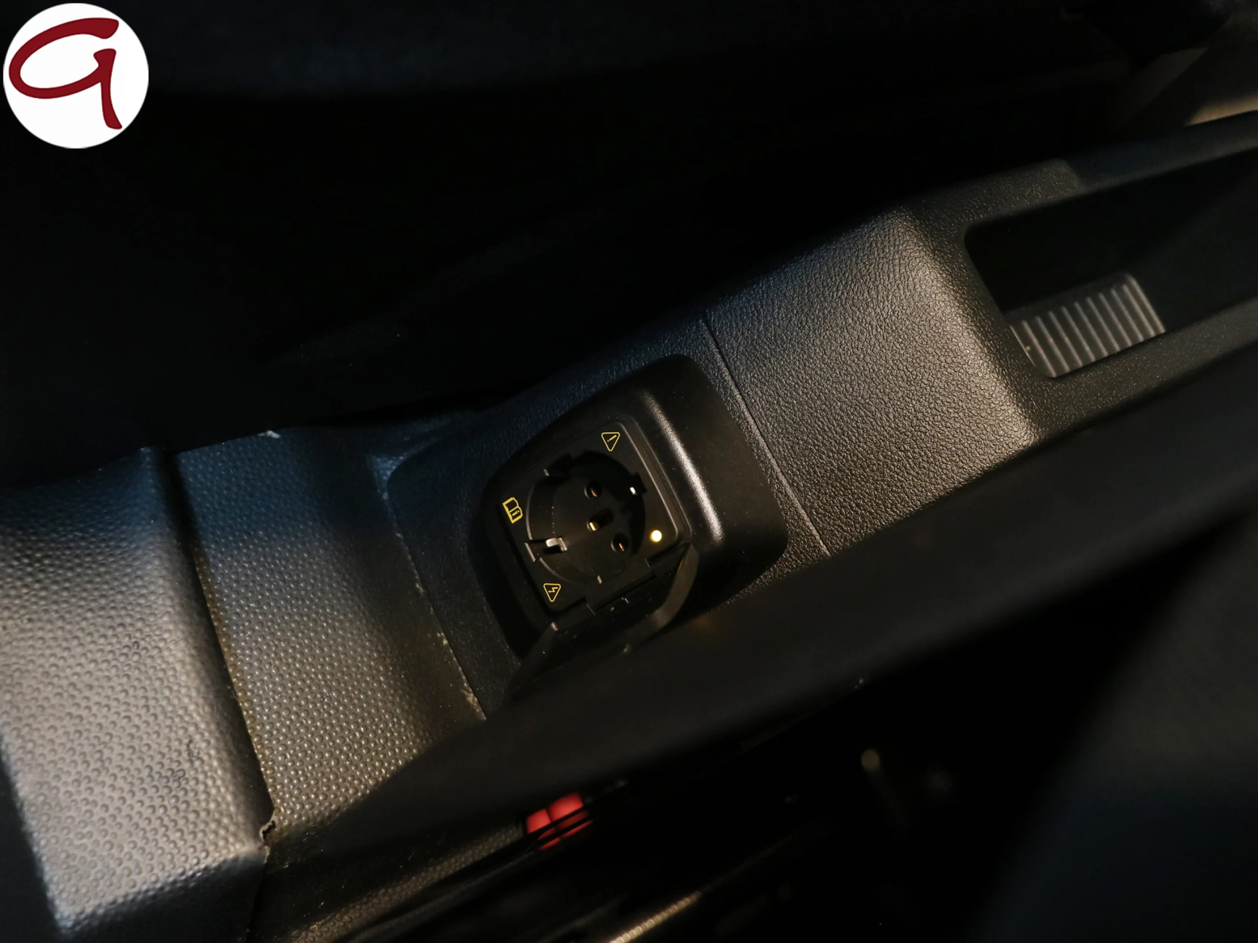 Ford Transit Furgon 350 BEV L3 RWD 75kWh 75 kWh 184 CV - Foto 8