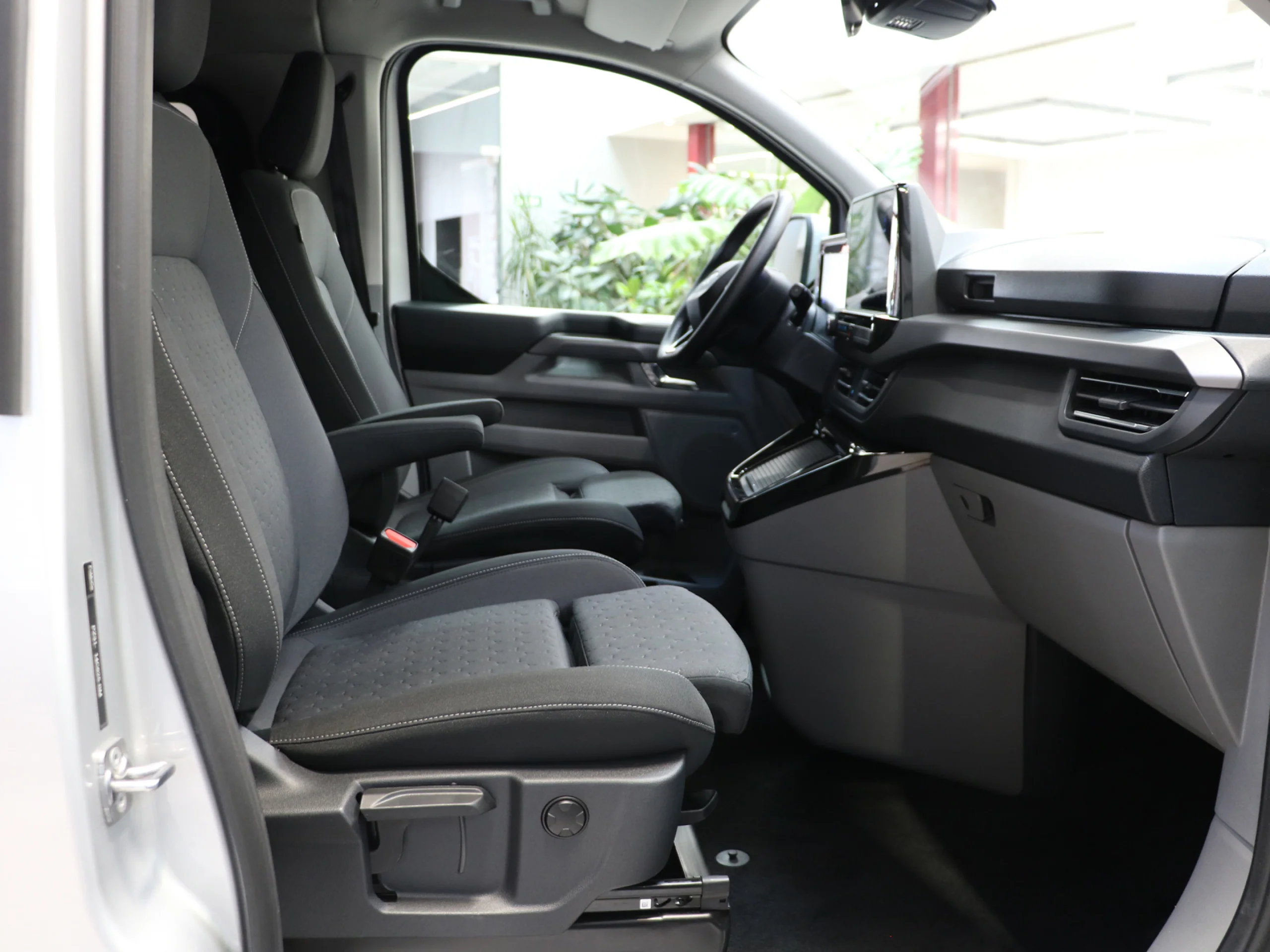 Ford Tourneo Custom 2.0 Ecoblue L1 Titanium Auto 125 kW (170 CV) - Foto 7