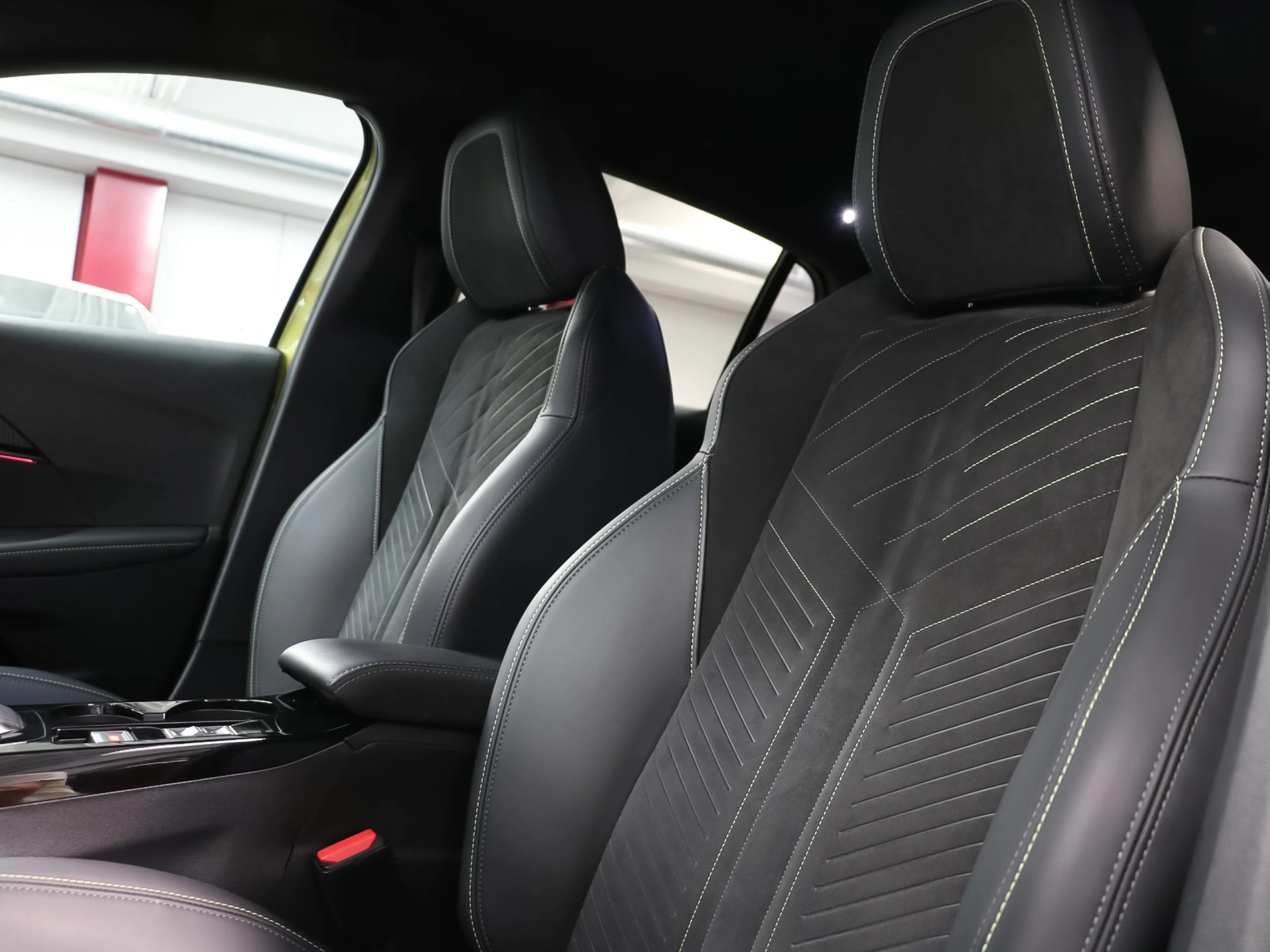 Peugeot E-208 Eléctrico GT 115 kW (156 CV) - Foto 8