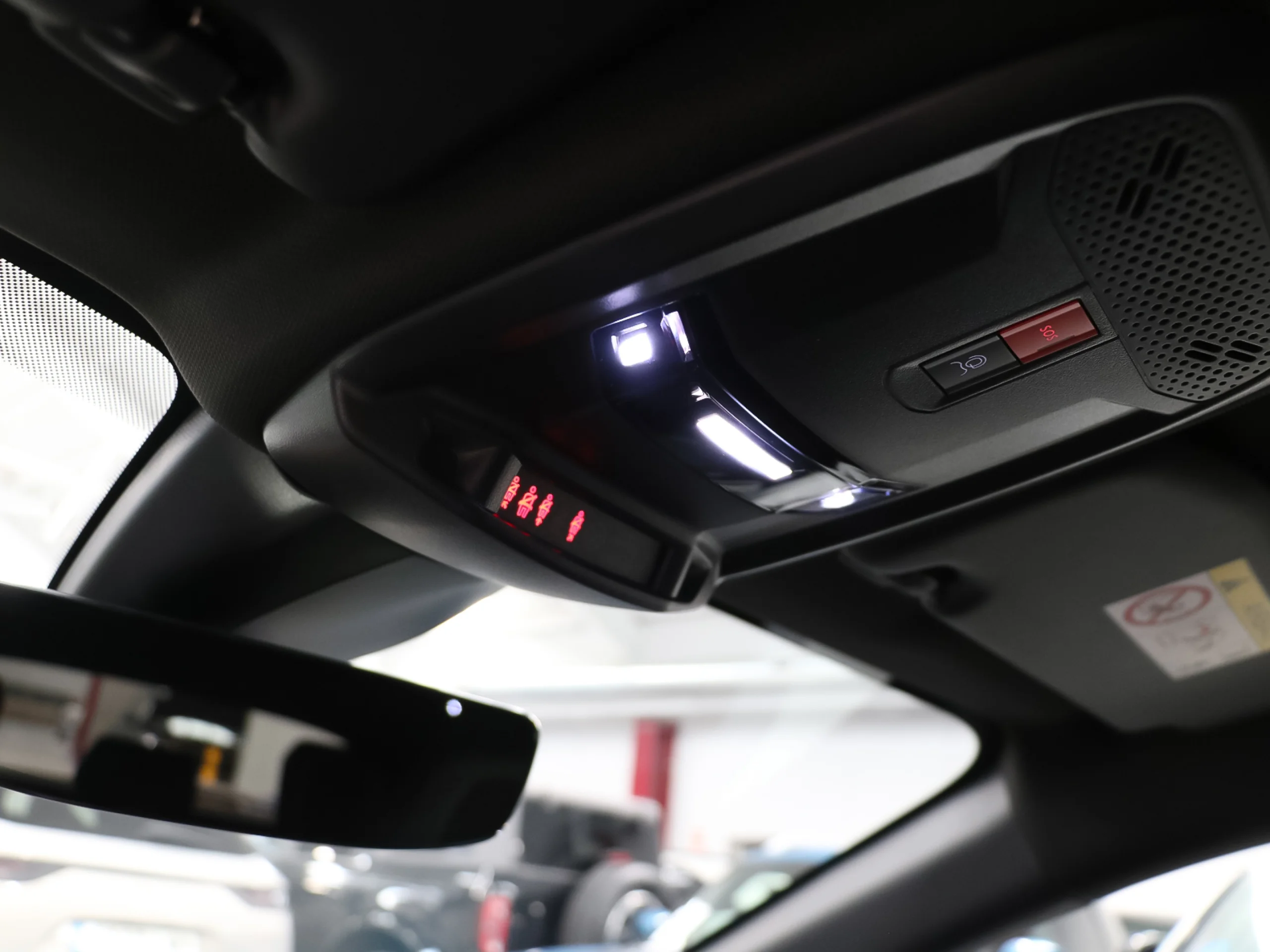 Peugeot E-208 Eléctrico GT 115 kW (156 CV) - Foto 25