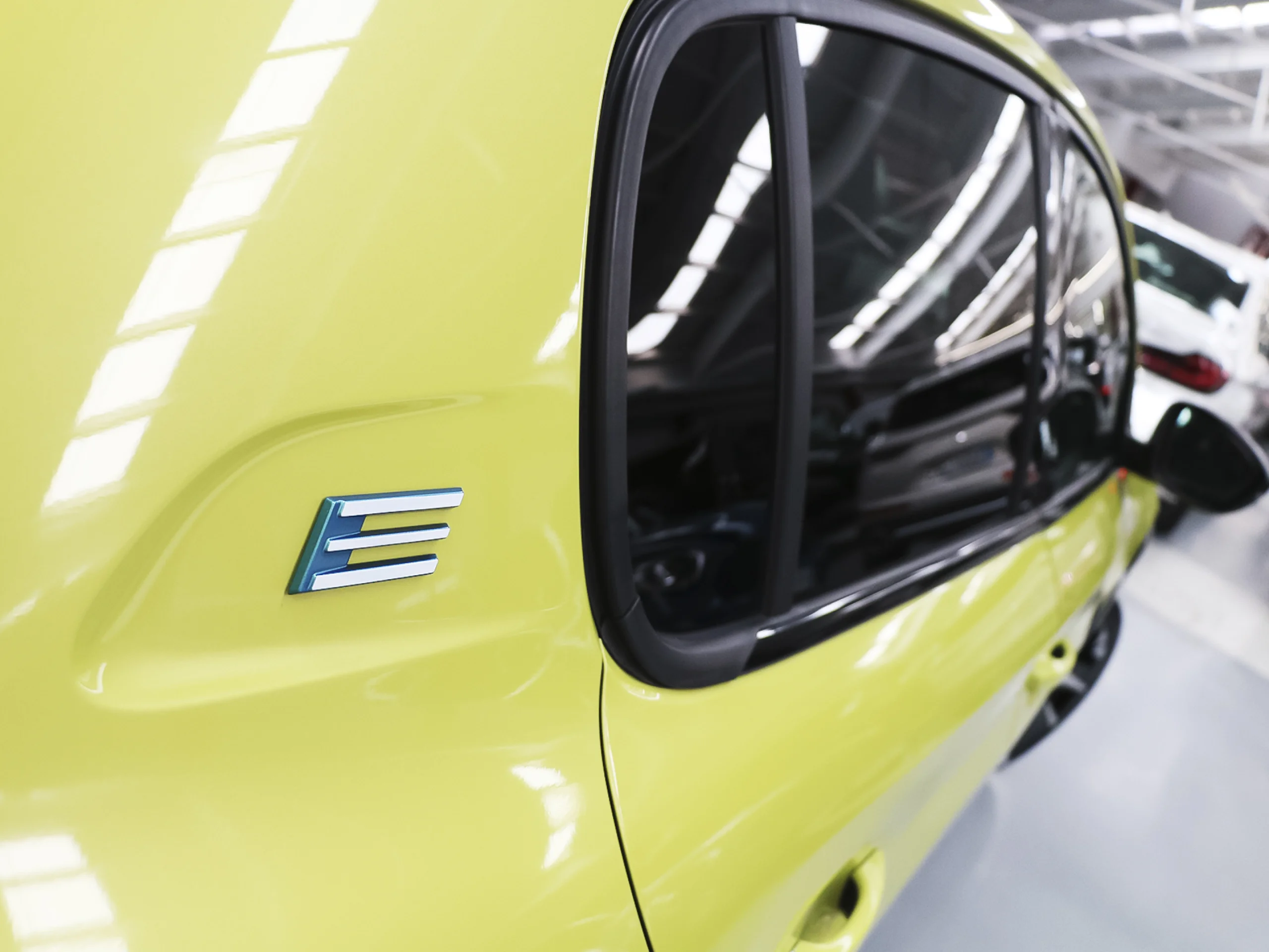 Peugeot E-208 Eléctrico GT 115 kW (156 CV) - Foto 37