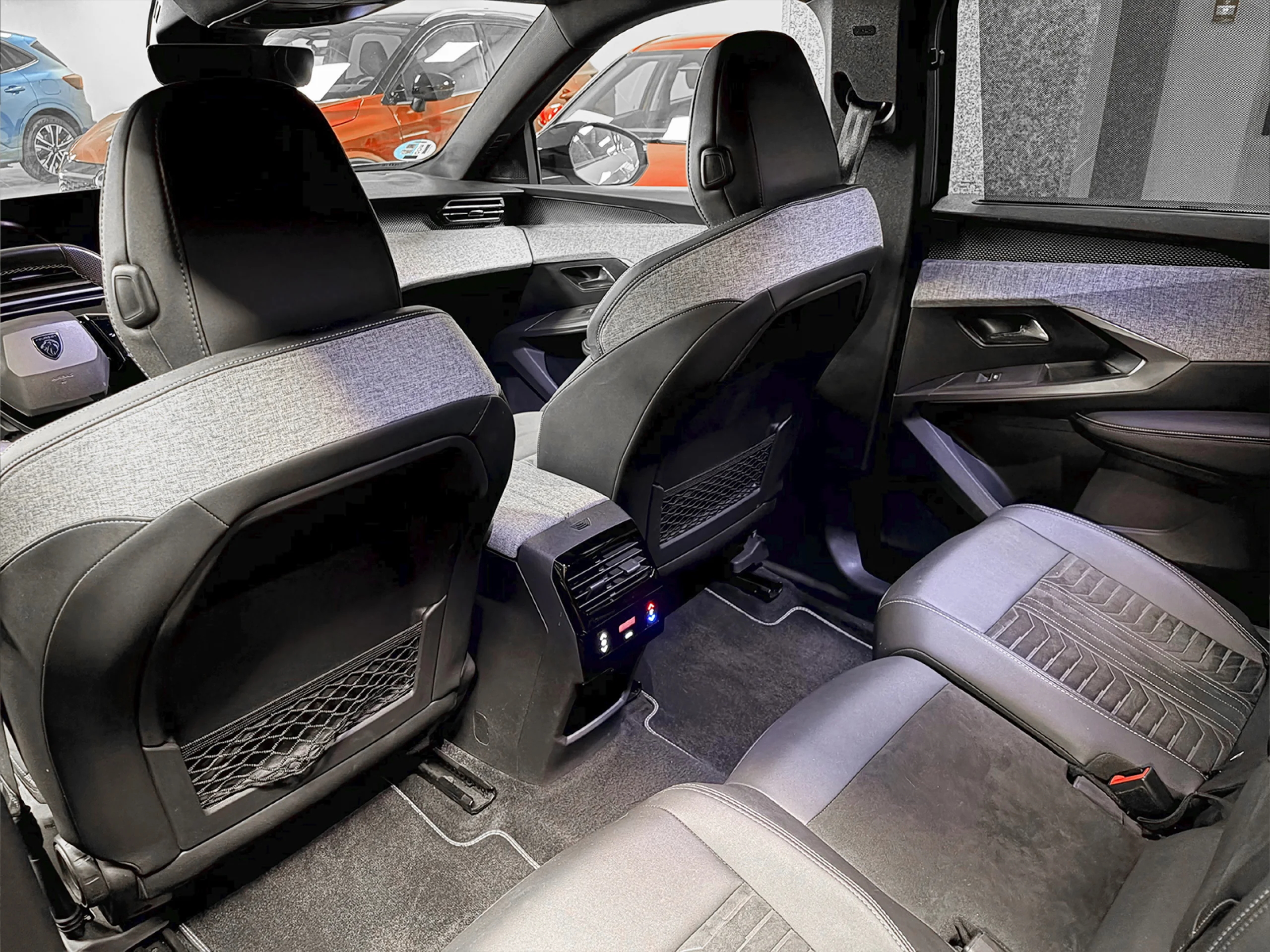Peugeot 5008 Hybrid 1.2 GT eDCS6 100 kW (136 CV) - Foto 8