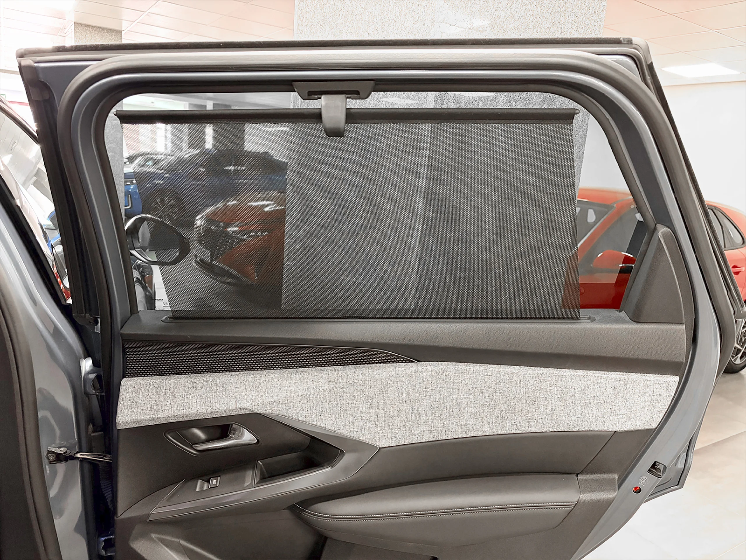 Peugeot 5008 Hybrid 1.2 GT eDCS6 100 kW (136 CV) - Foto 13