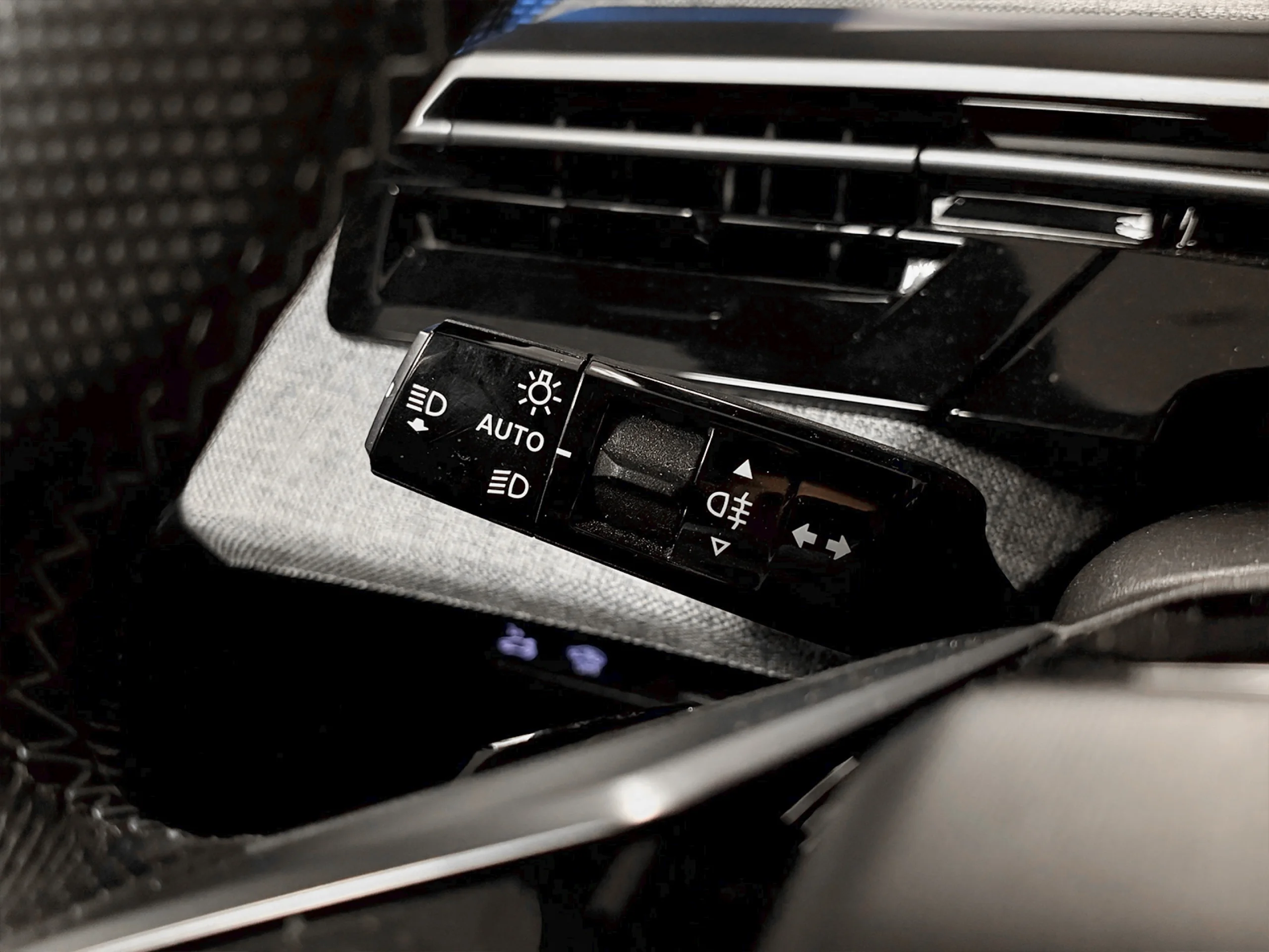 Peugeot 5008 Hybrid 1.2 GT eDCS6 100 kW (136 CV) - Foto 17