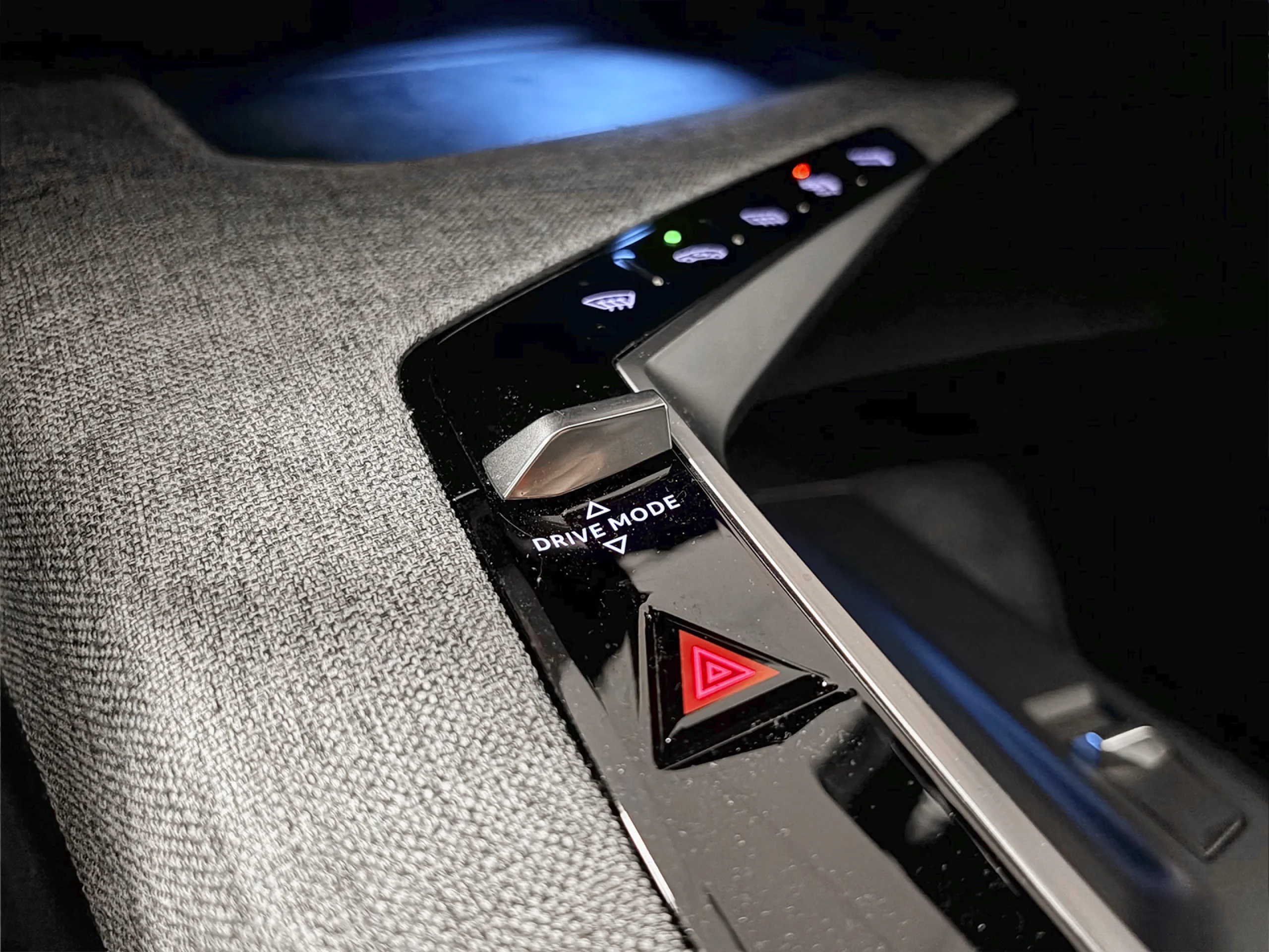 Peugeot 5008 Hybrid 1.2 GT eDCS6 100 kW (136 CV) - Foto 35