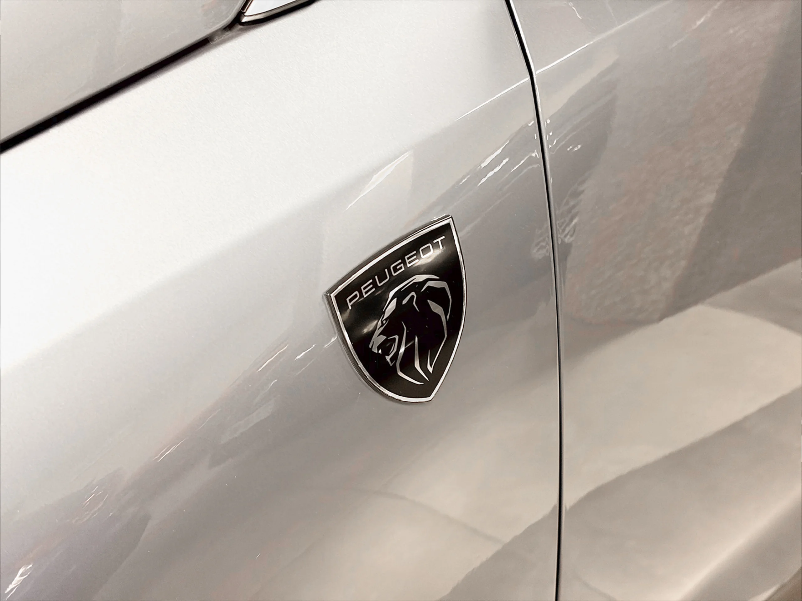 Peugeot 5008 Hybrid 1.2 GT eDCS6 100 kW (136 CV) - Foto 44