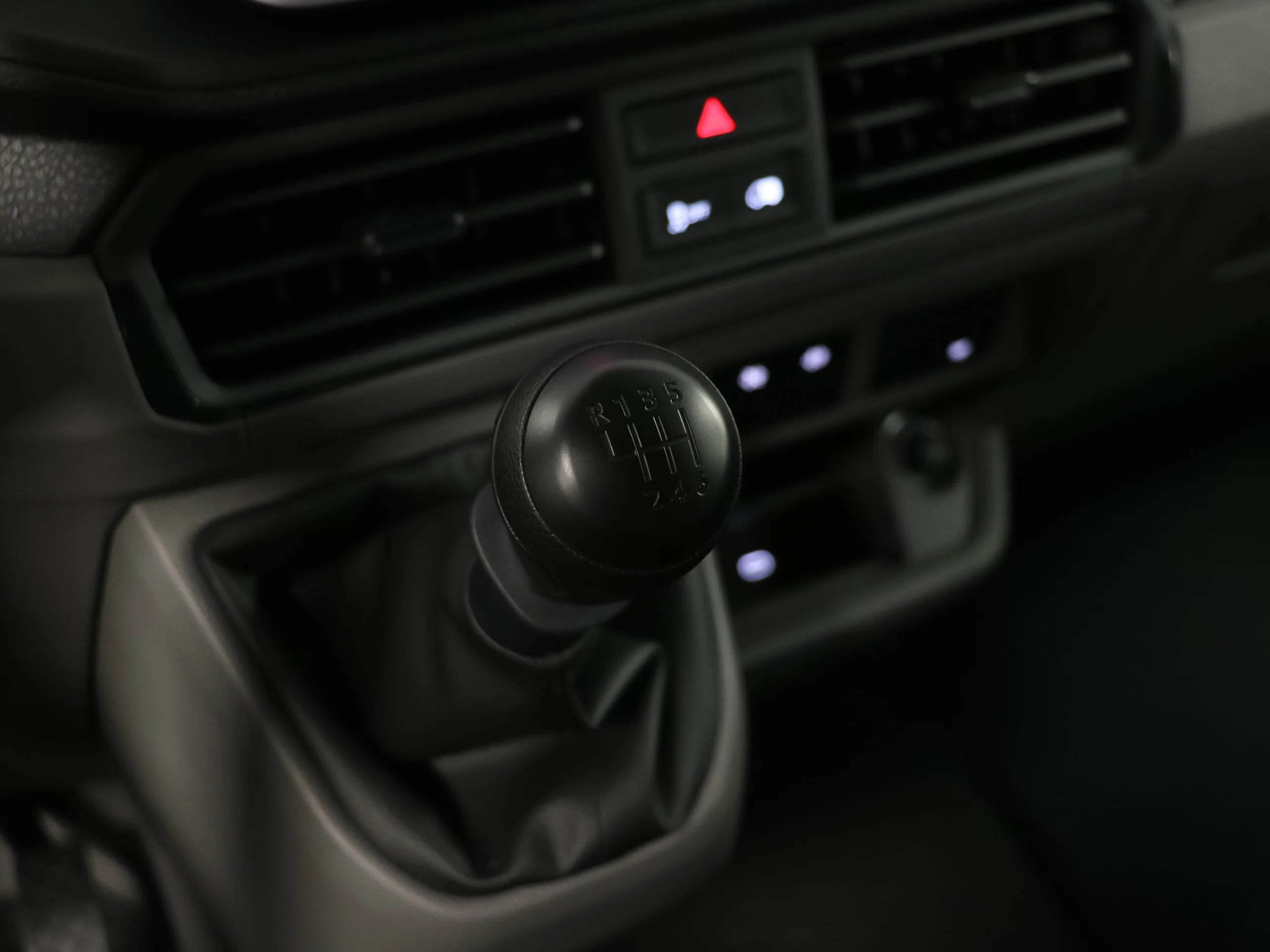 Volkswagen Crafter Furgon Batalla Media TN 2.0 TDI 103 kW (140 CV) 3.000 - Foto 27