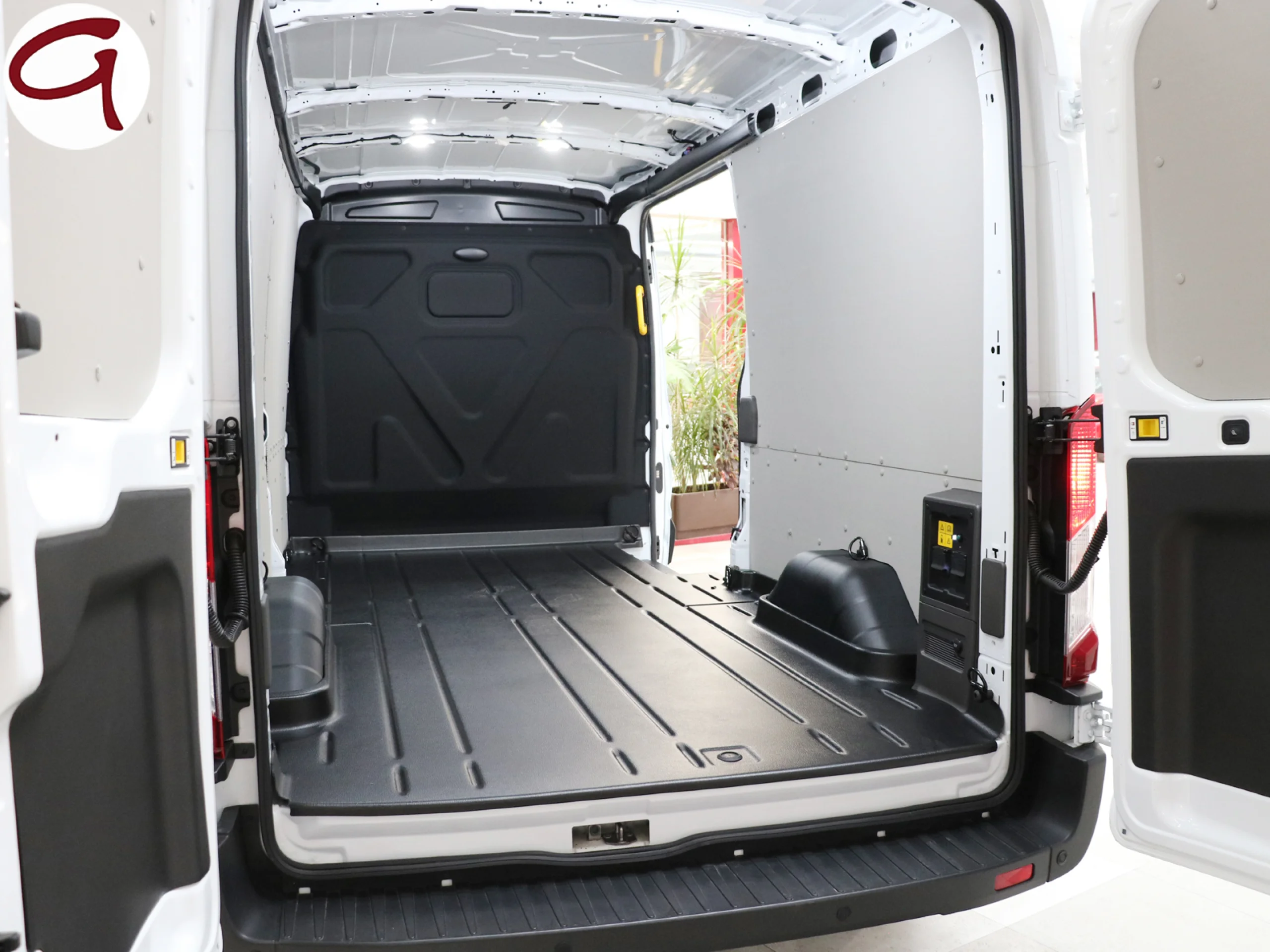 Ford Transit Furgon 350 L3H2 Trend RWD 135 kW (184 CV) - Foto 13