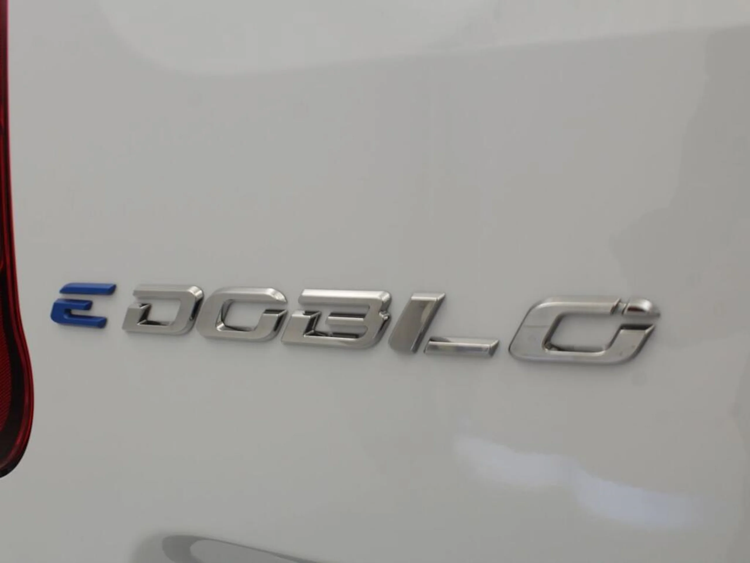 Fiat E-Doblò Furgón 50kWh L1H1 100 kW (136 CV) - Foto 6