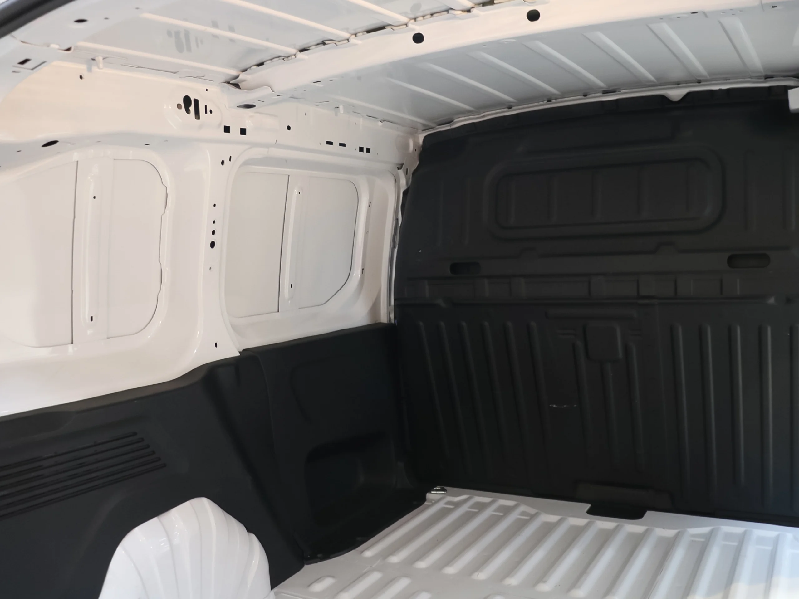 Fiat E-Doblò Furgón 50kWh L1H1 100 kW (136 CV) - Foto 31