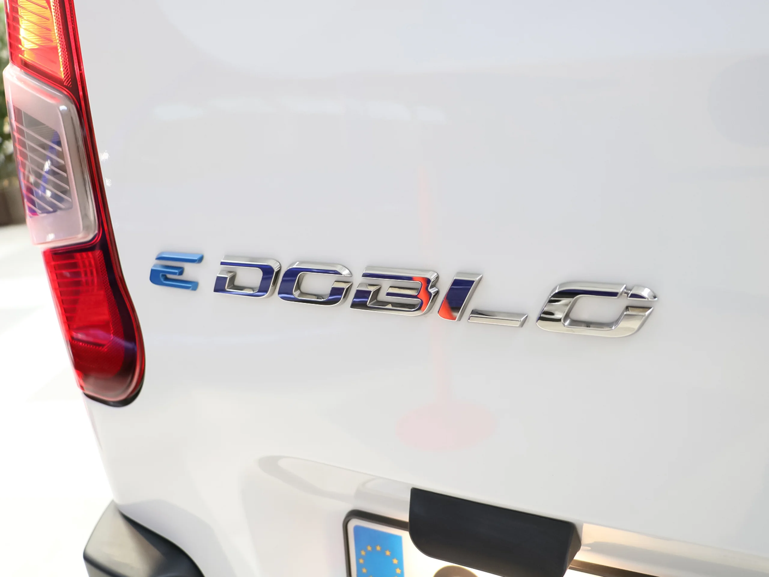 Fiat E-Doblò Furgón 50kWh L1H1 100 kW (136 CV) - Foto 35