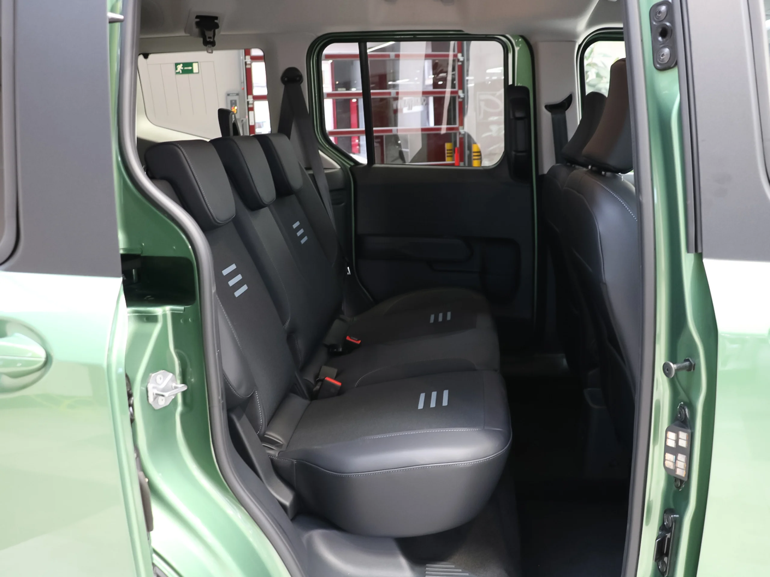 Ford Tourneo Courier 1.0 Ecoboost Active 92 kW (125 CV) - Foto 8