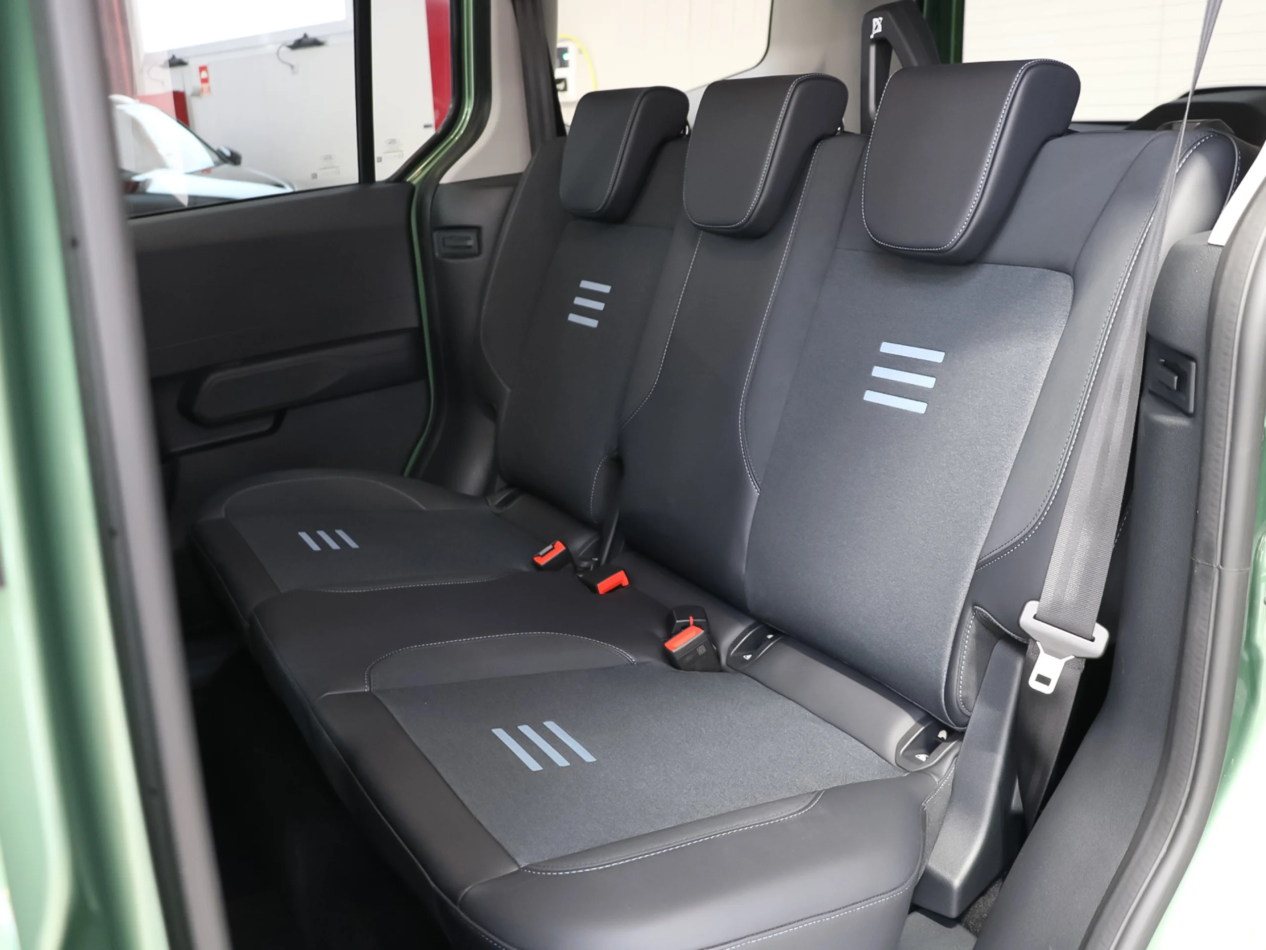 Ford Tourneo Courier 1.0 Ecoboost Active 92 kW (125 CV) - Foto 12