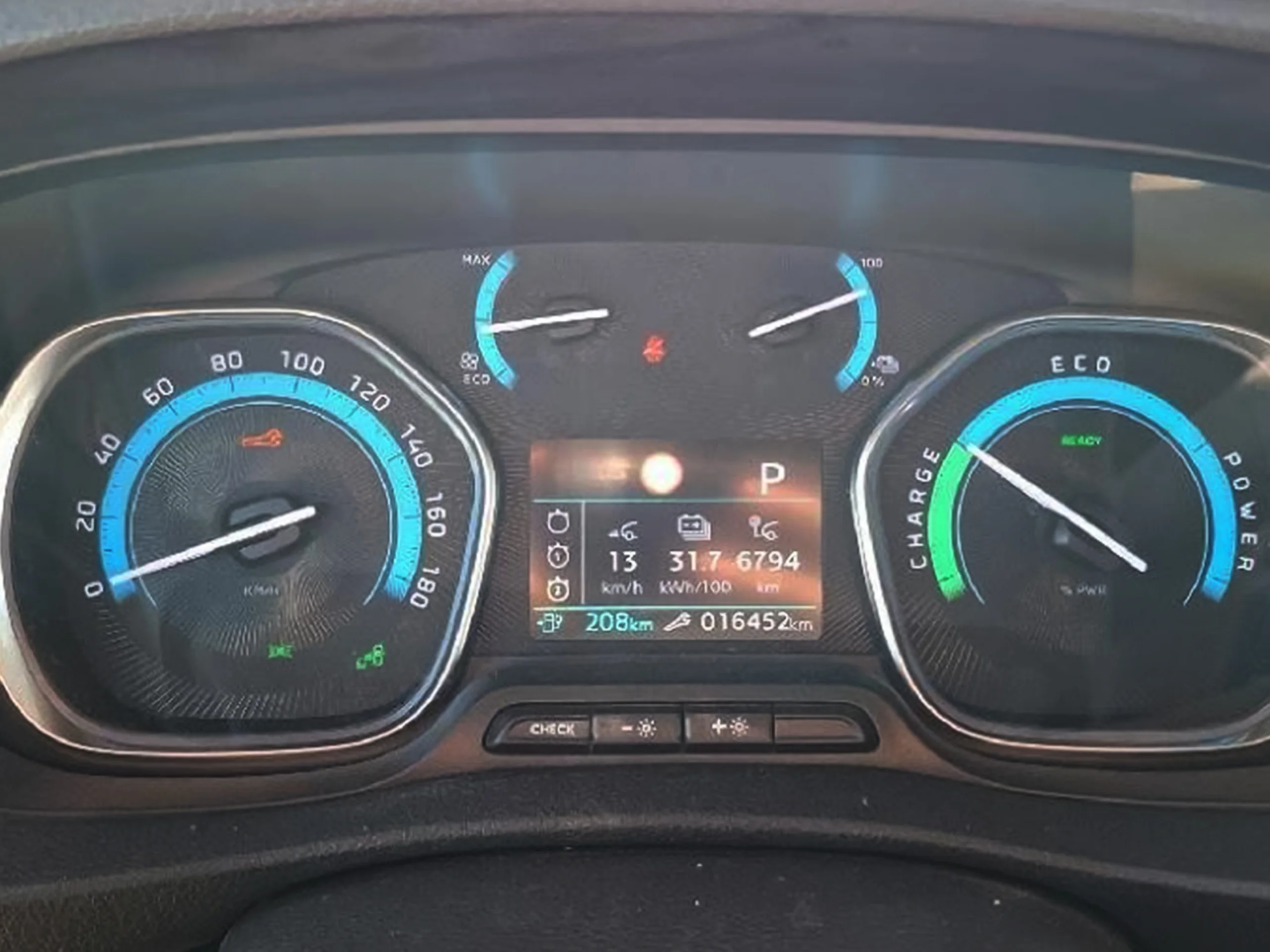 Citroen ë-Jumpy Furgon ë-Jumpy 75 KWh Talla M Club 100 kW (136 CV) - Foto 6