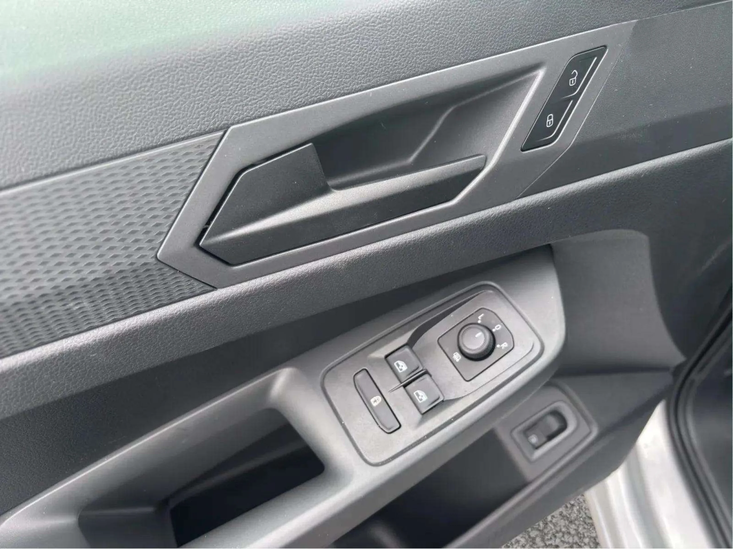 Ford Tourneo Connect 1.5 Ecoboost PHEV Trend Auto 110 kW (150 CV) - Foto 9
