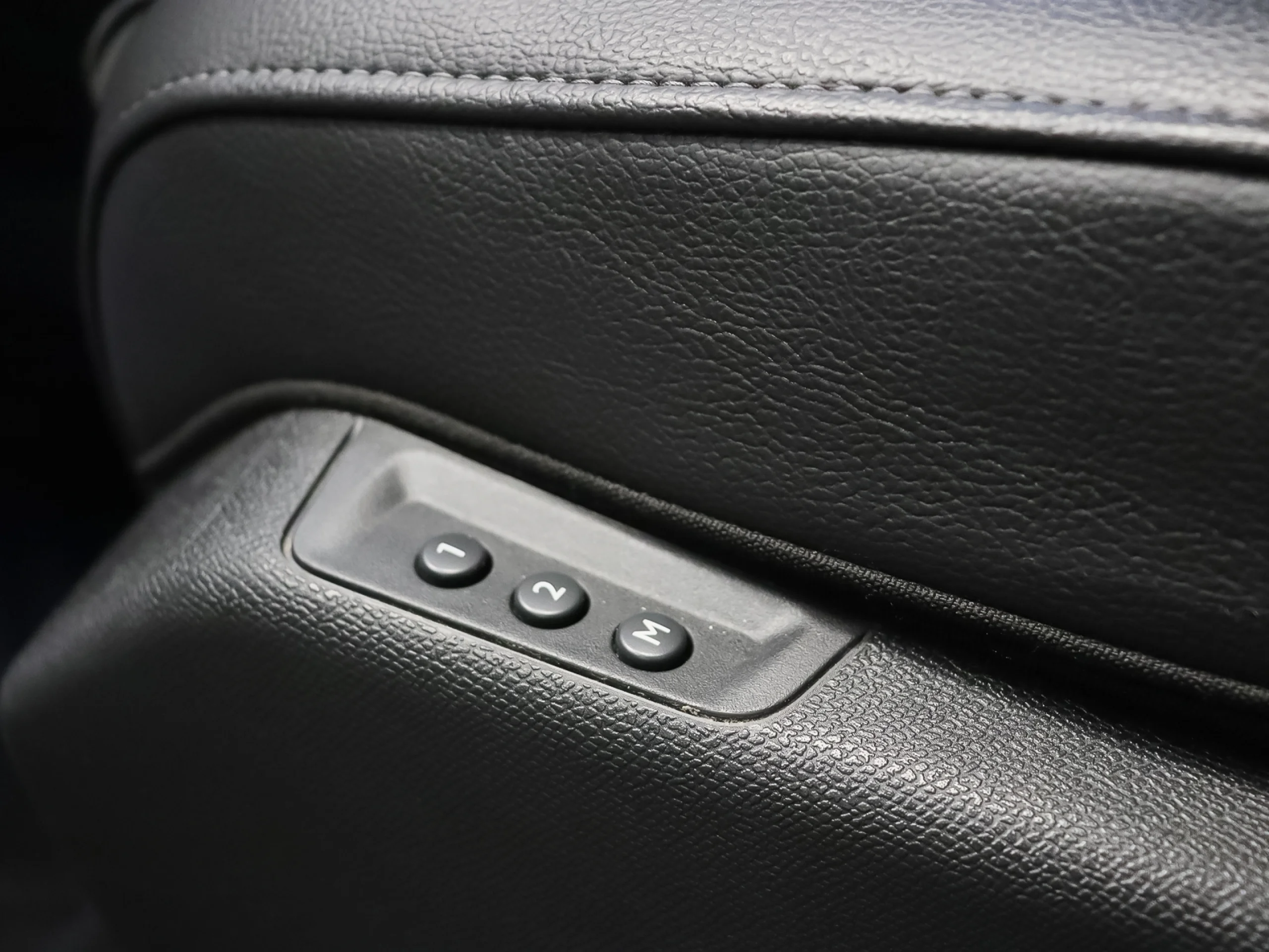 DS DS7 Crossback E-Tense 225 Ligne Noire Auto 165 kW (225 CV) - Foto 6