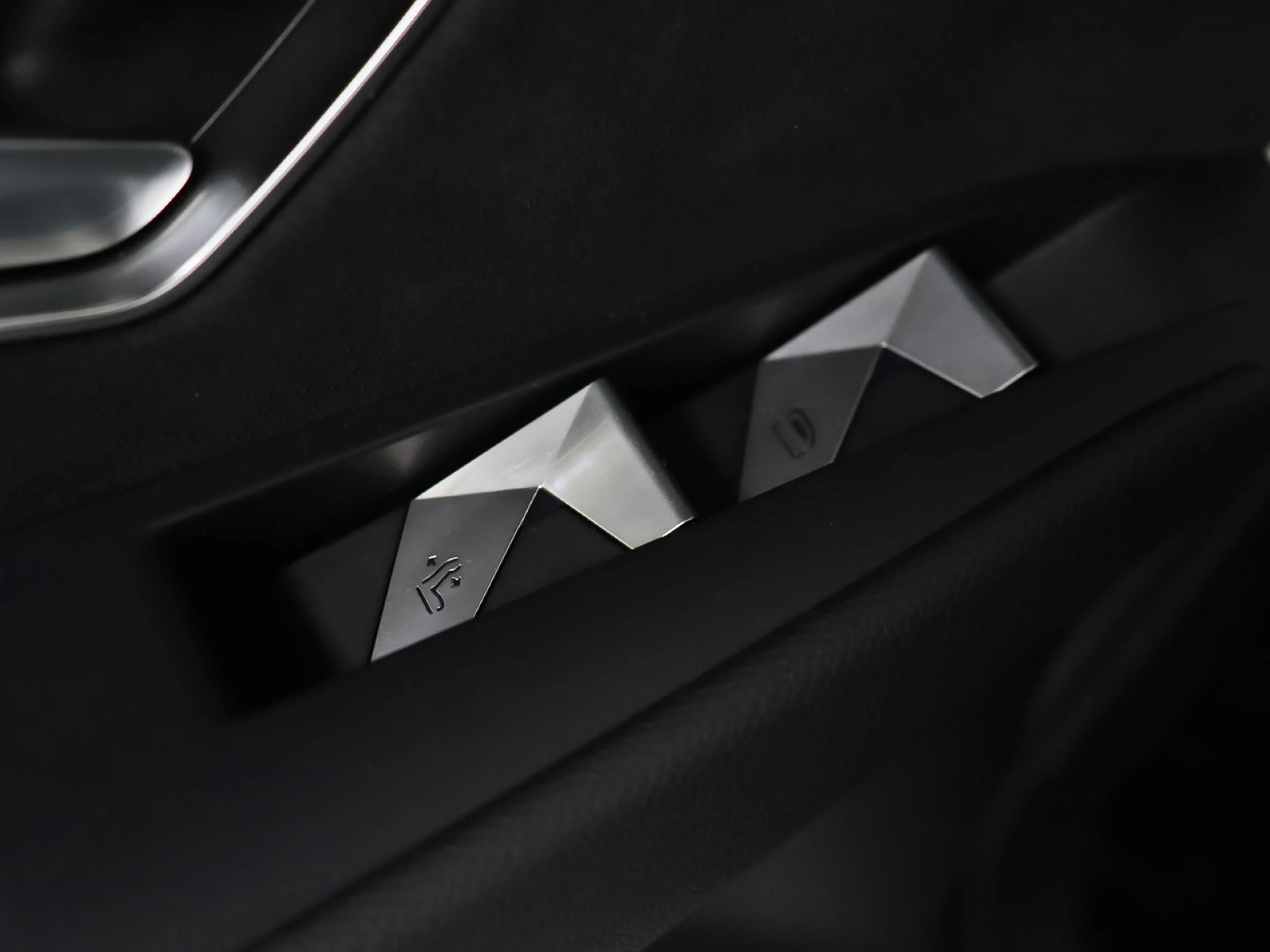 DS DS7 Crossback E-Tense 225 Ligne Noire Auto 165 kW (225 CV) - Foto 10