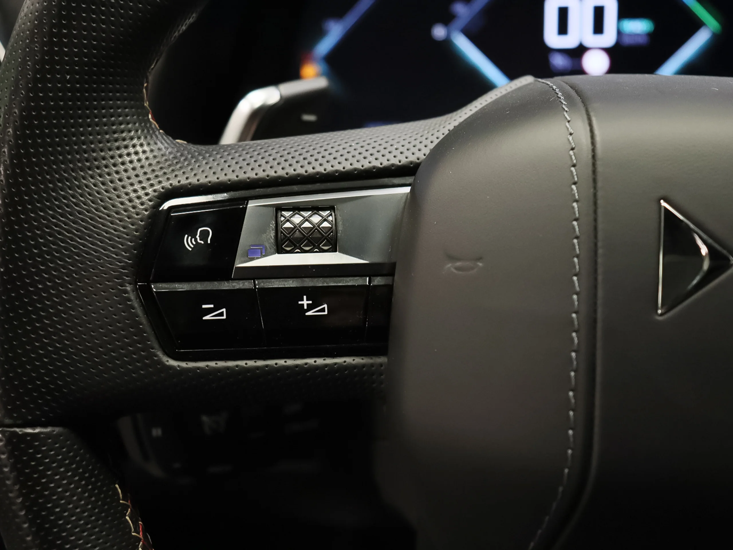 DS DS7 Crossback E-Tense 225 Ligne Noire Auto 165 kW (225 CV) - Foto 11