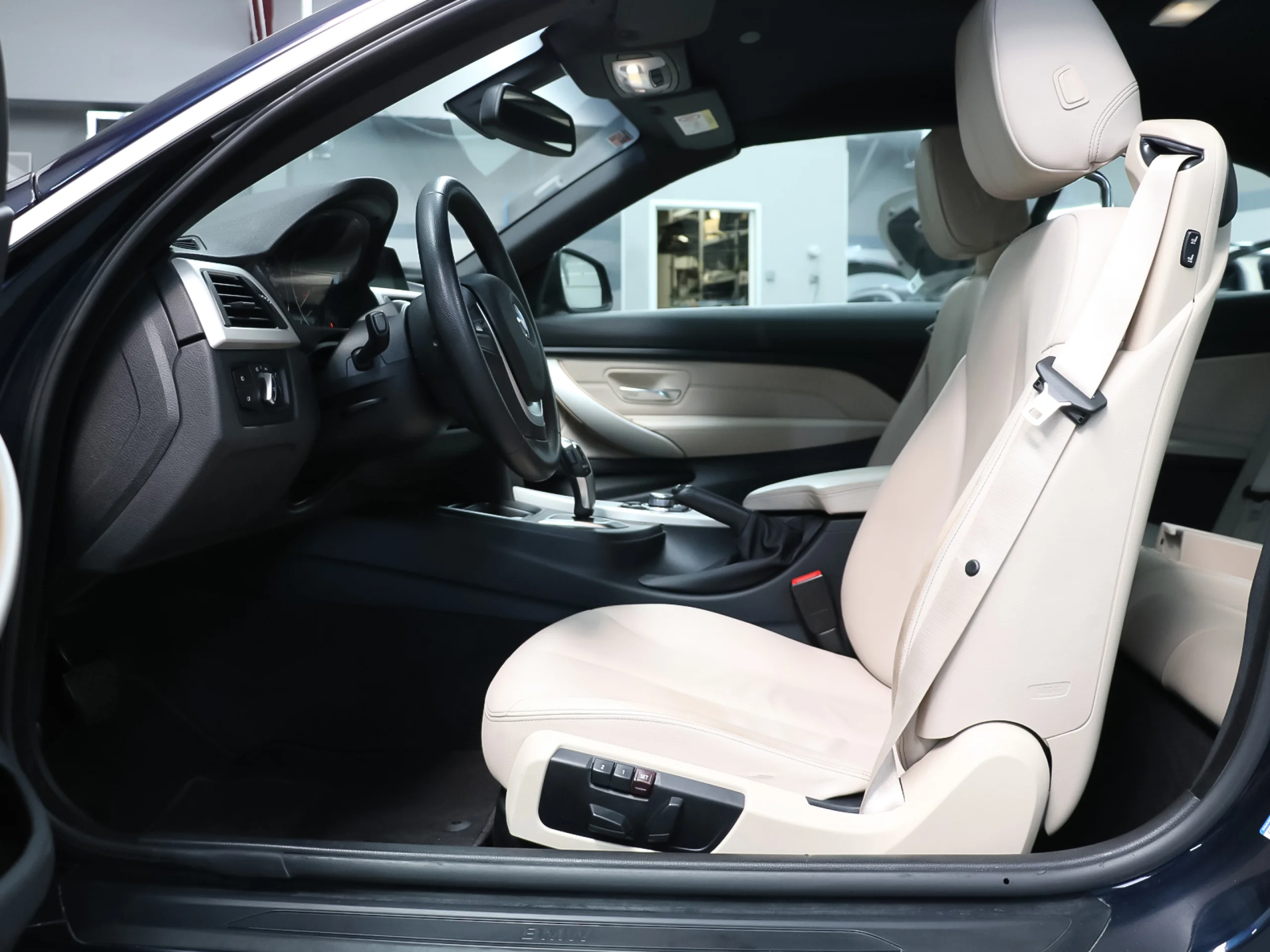 BMW Serie 4 420i Cabrio 135 kW (184 CV) - Foto 8