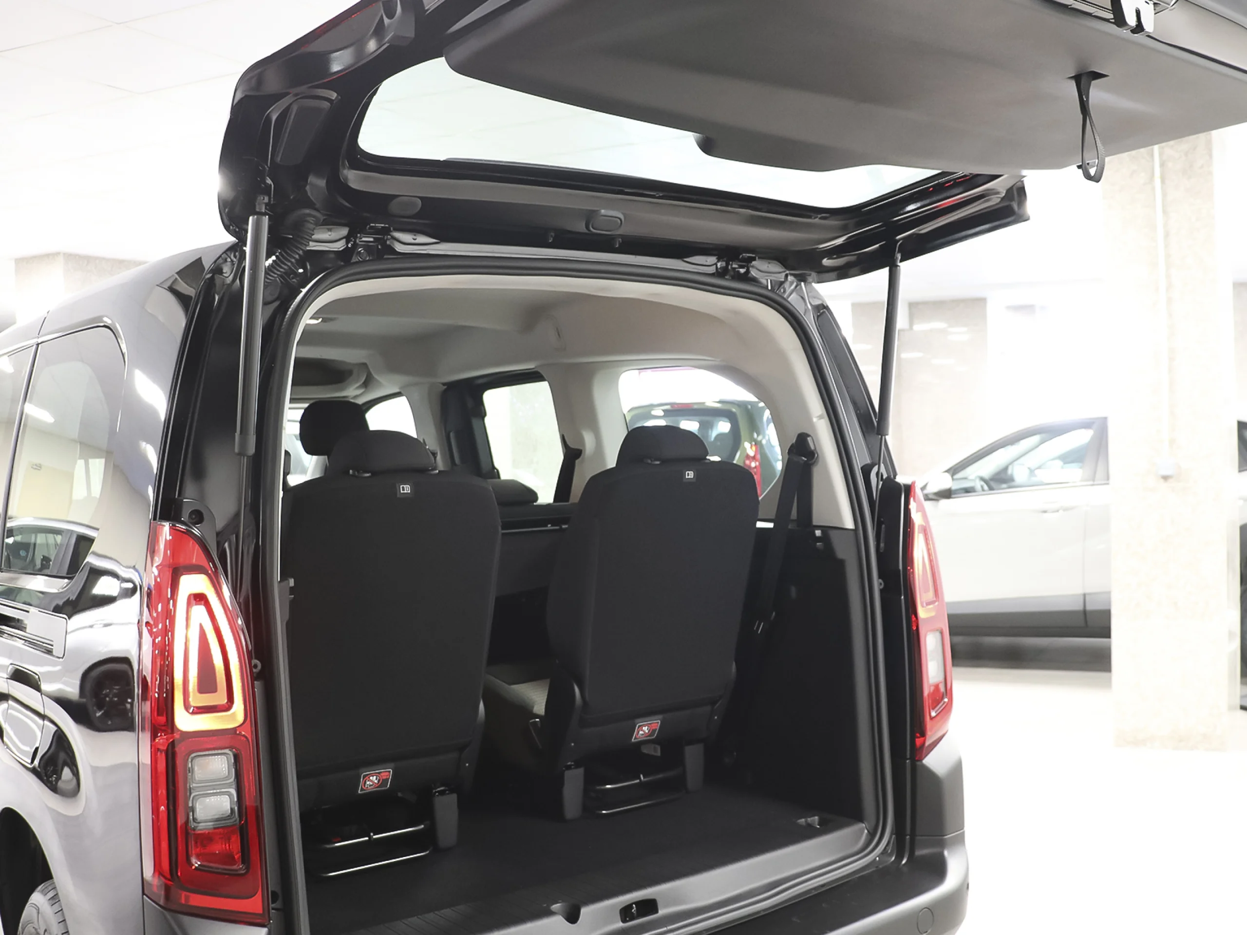 Citroen Berlingo BlueHDi 100 S&S Plus Talla XL 75 kW (102 CV) - Foto 30